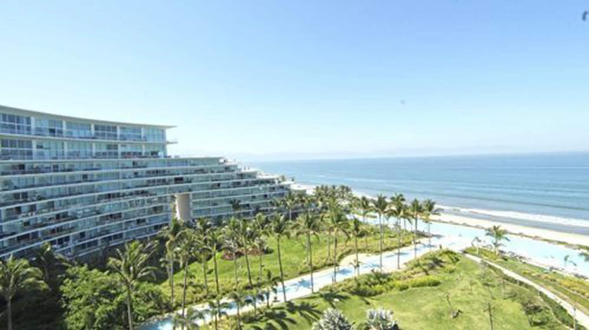 Vista Exterior Ocean Front Condo Nuevo Vallarta
