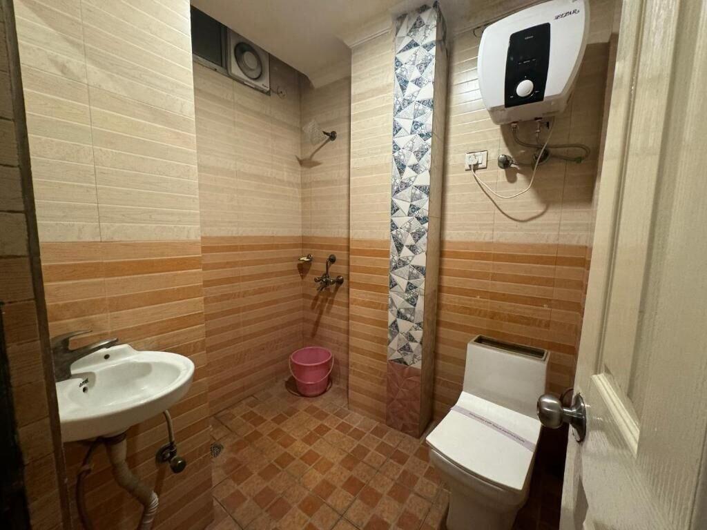 Equipamiento de Habitación Shoba Residency