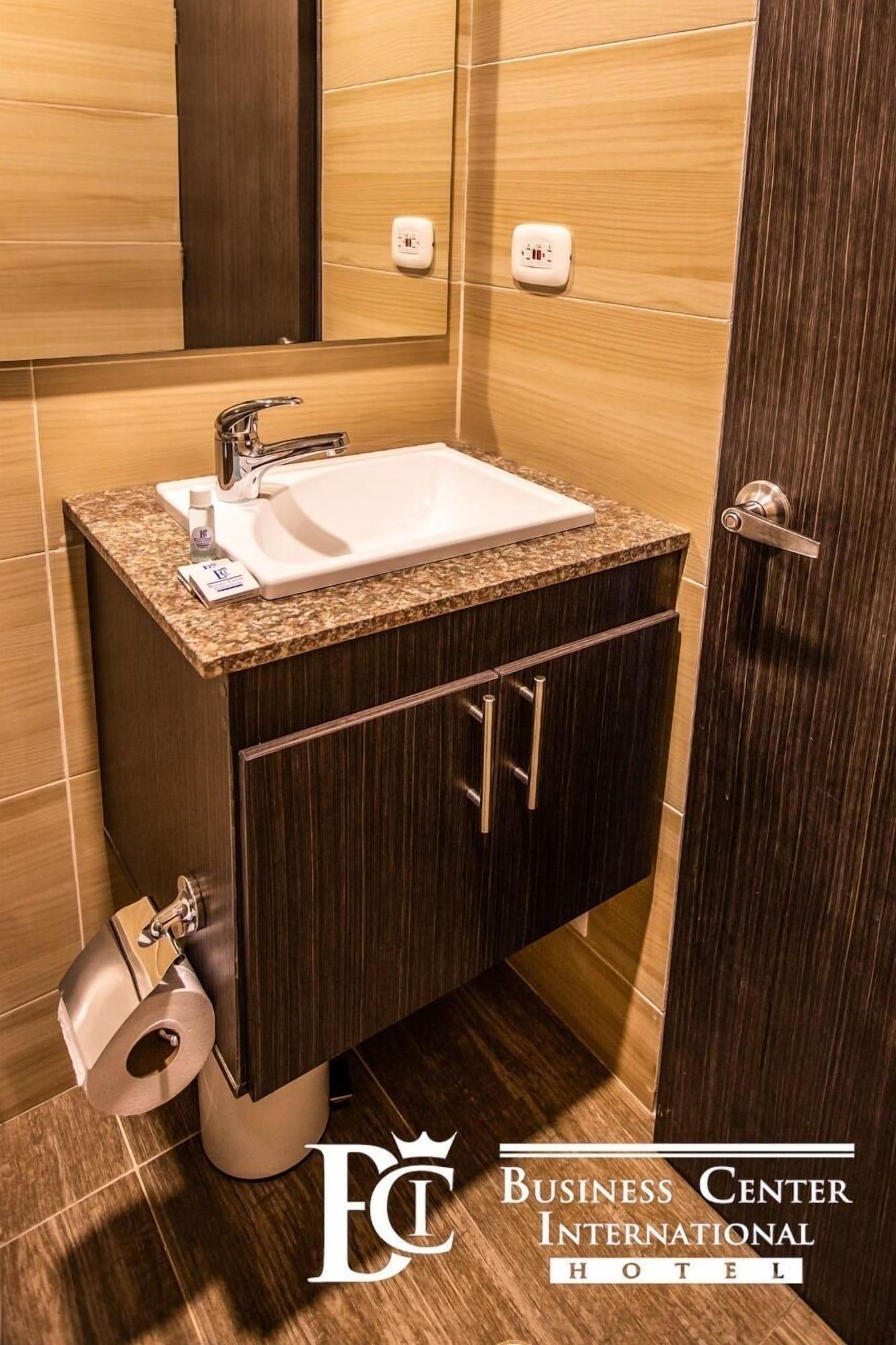 Equipamiento de Habitación Hotel Business Center International
