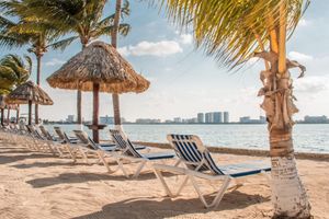 Alojamiento - WIVC Coral Mar Resort- Amazing Hotel Zone & Lagoon Views, Enjoy the Tropical Breeze