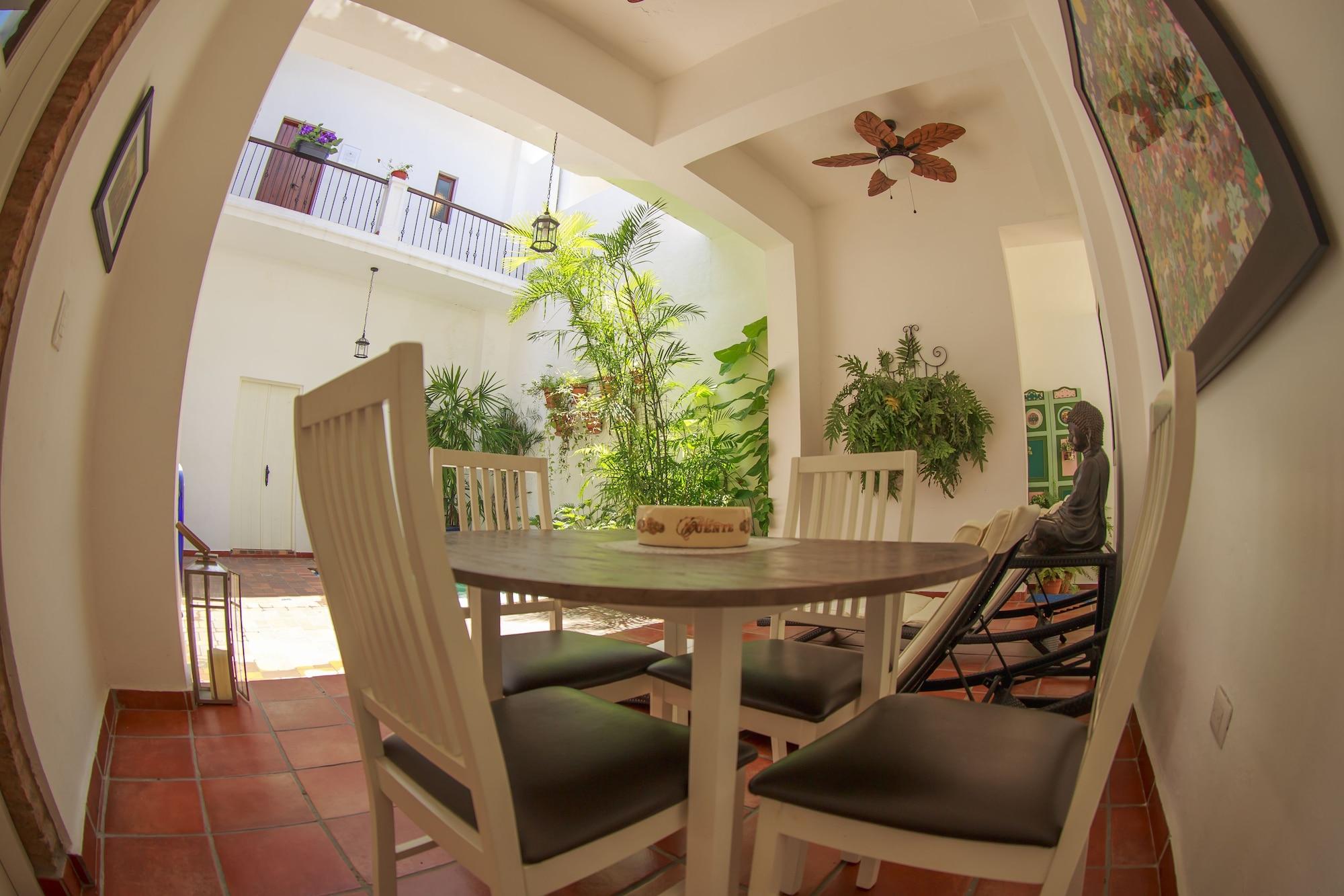 Restaurant Colonial 154 H Boutique