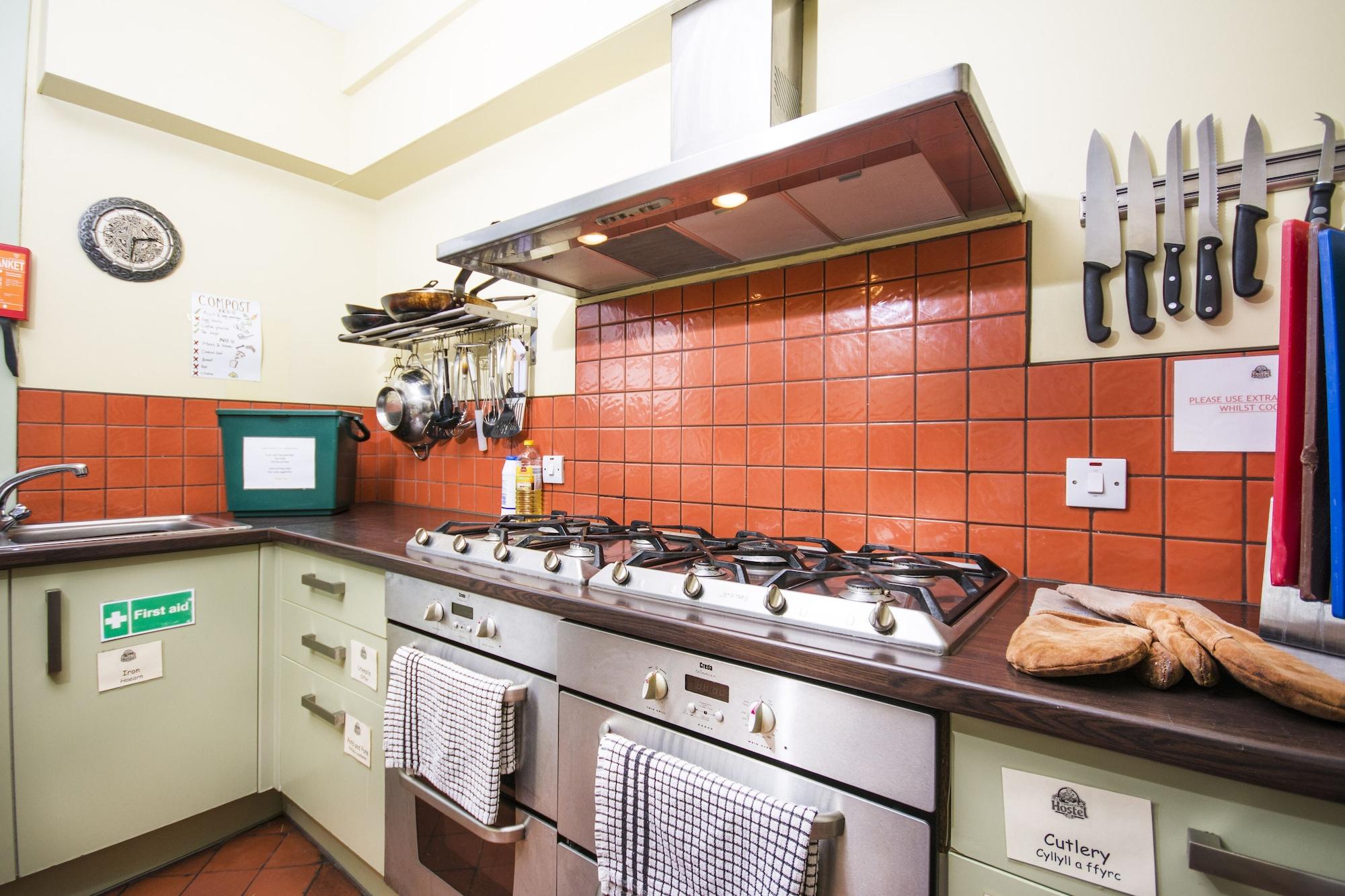 Varios Llangollen Hostel
