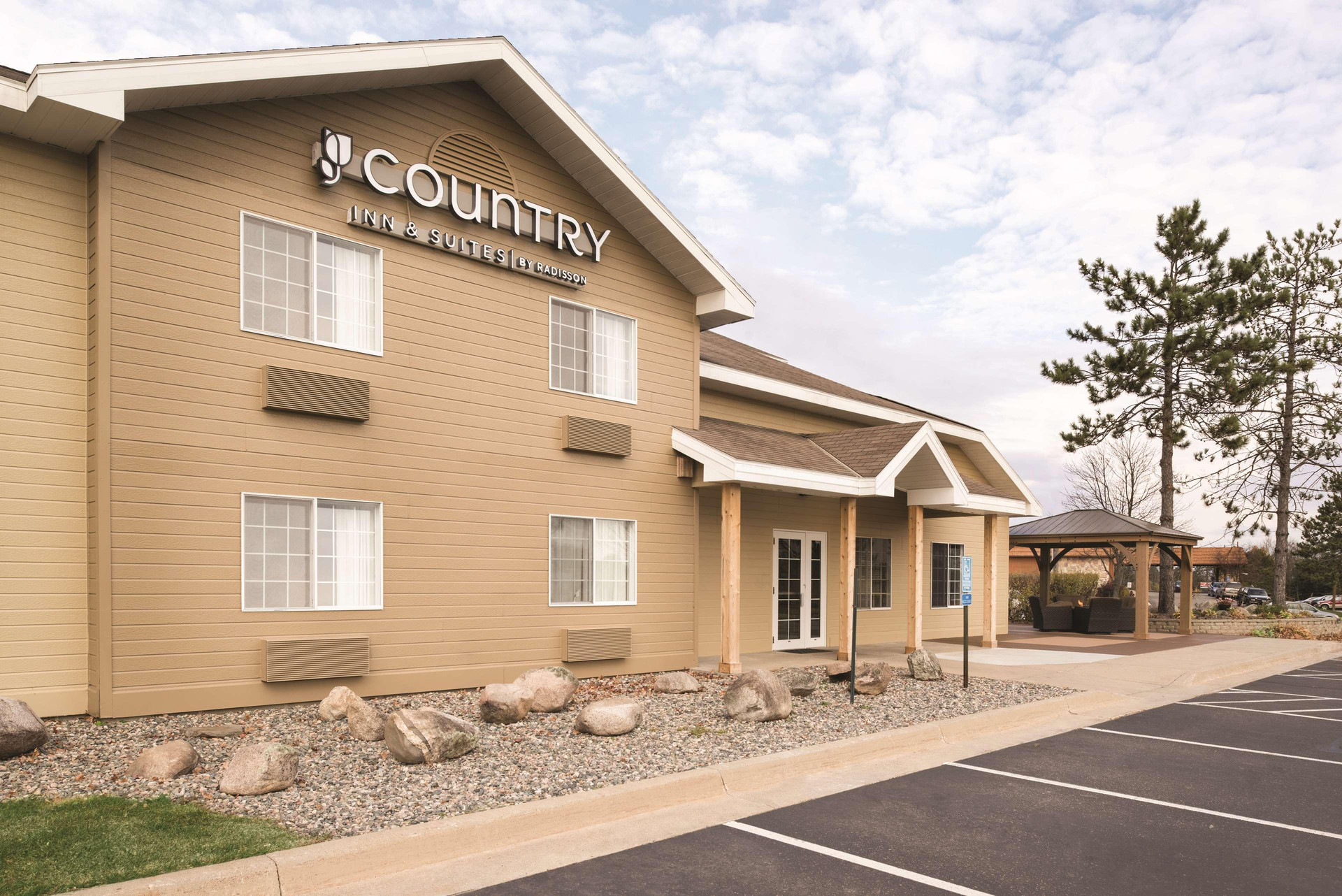 Vista Exterior Country Inn & Suites by Radisson, Grand Rapids, MN