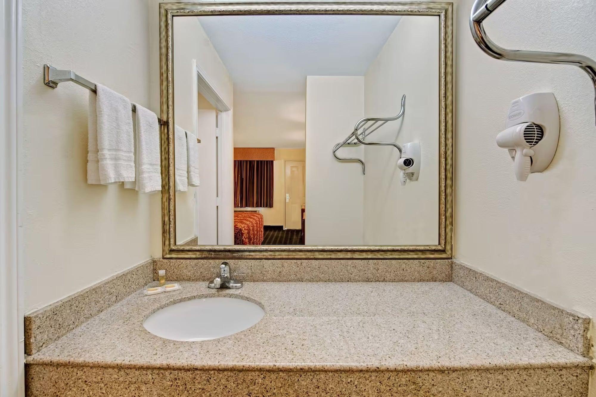 Equipamiento de Habitación Day Star Dallas South