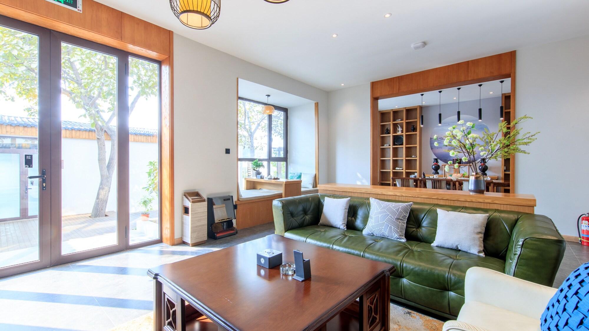 Varios Floral Hotel Xiongan Lotus Court