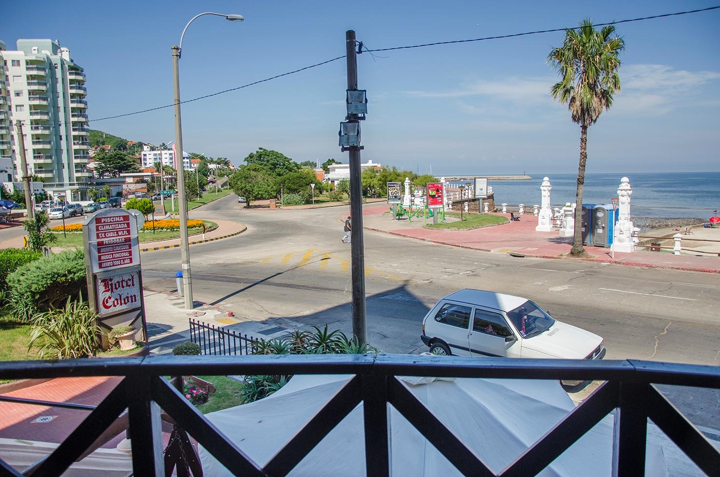 Vista Exterior Hotel Colon