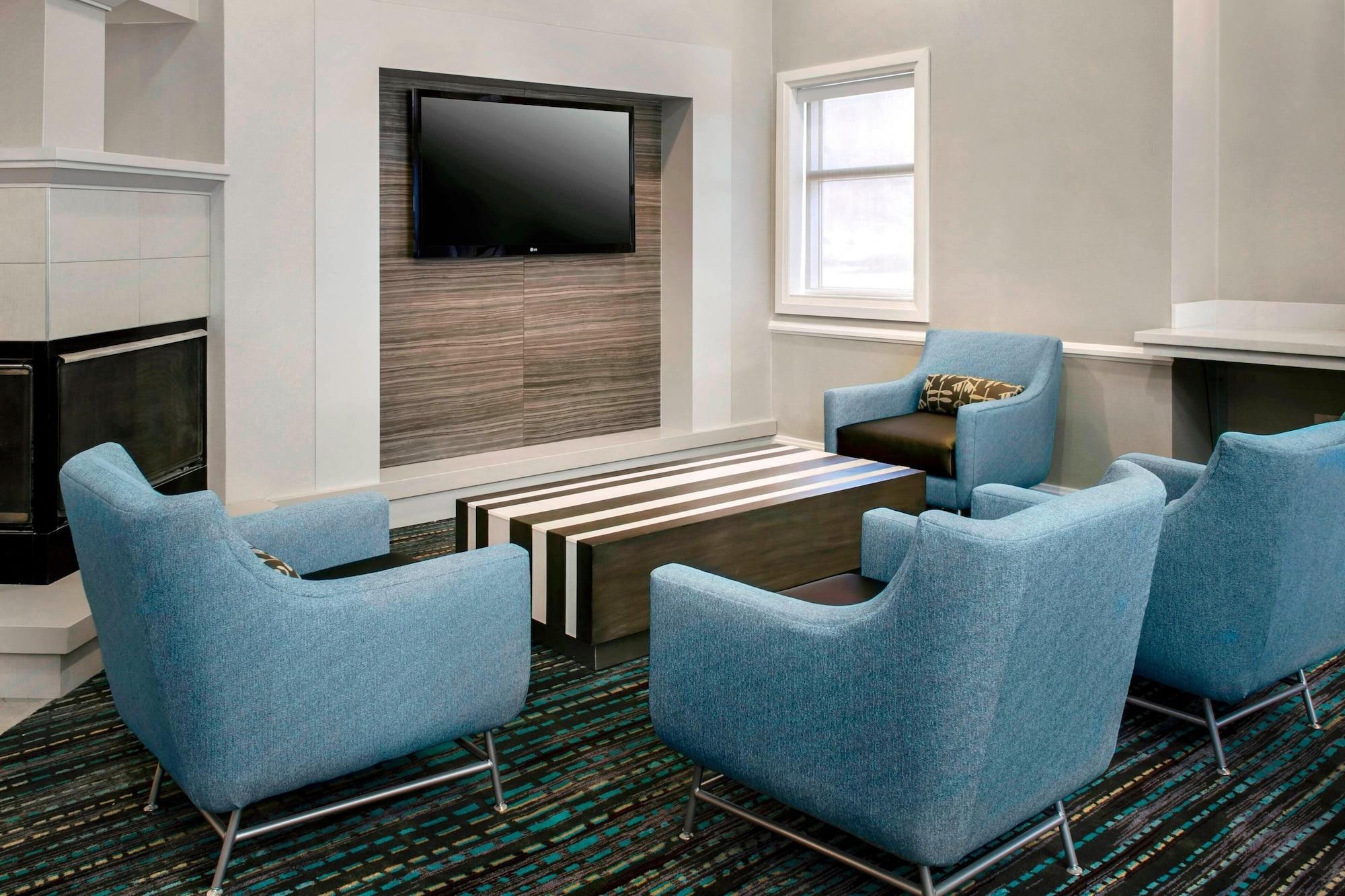 Vista Lobby Residence Inn by Marriott Newark Elizabeth/Liberty International Airport