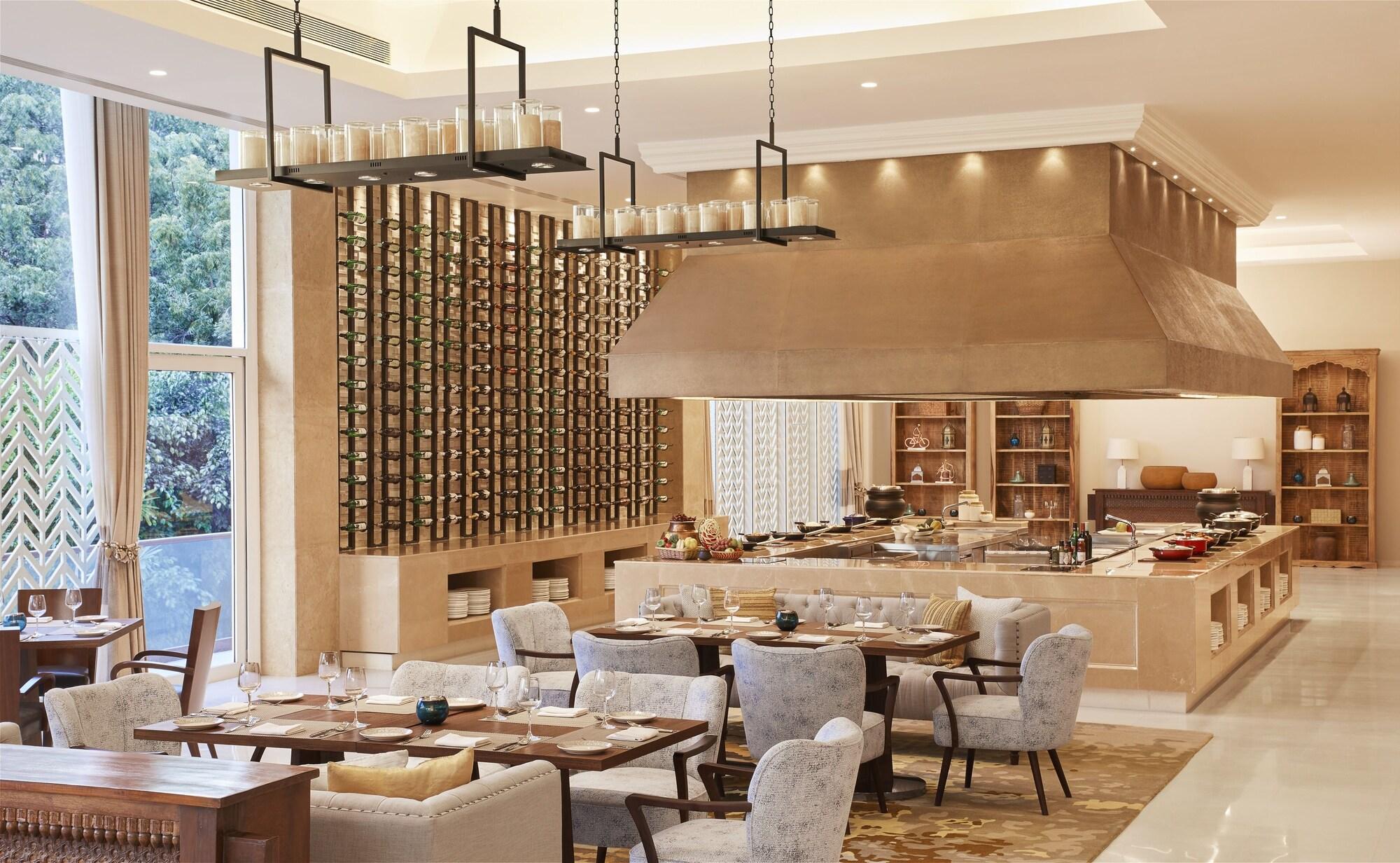 Restaurant Taj Aravali Resort & Spa