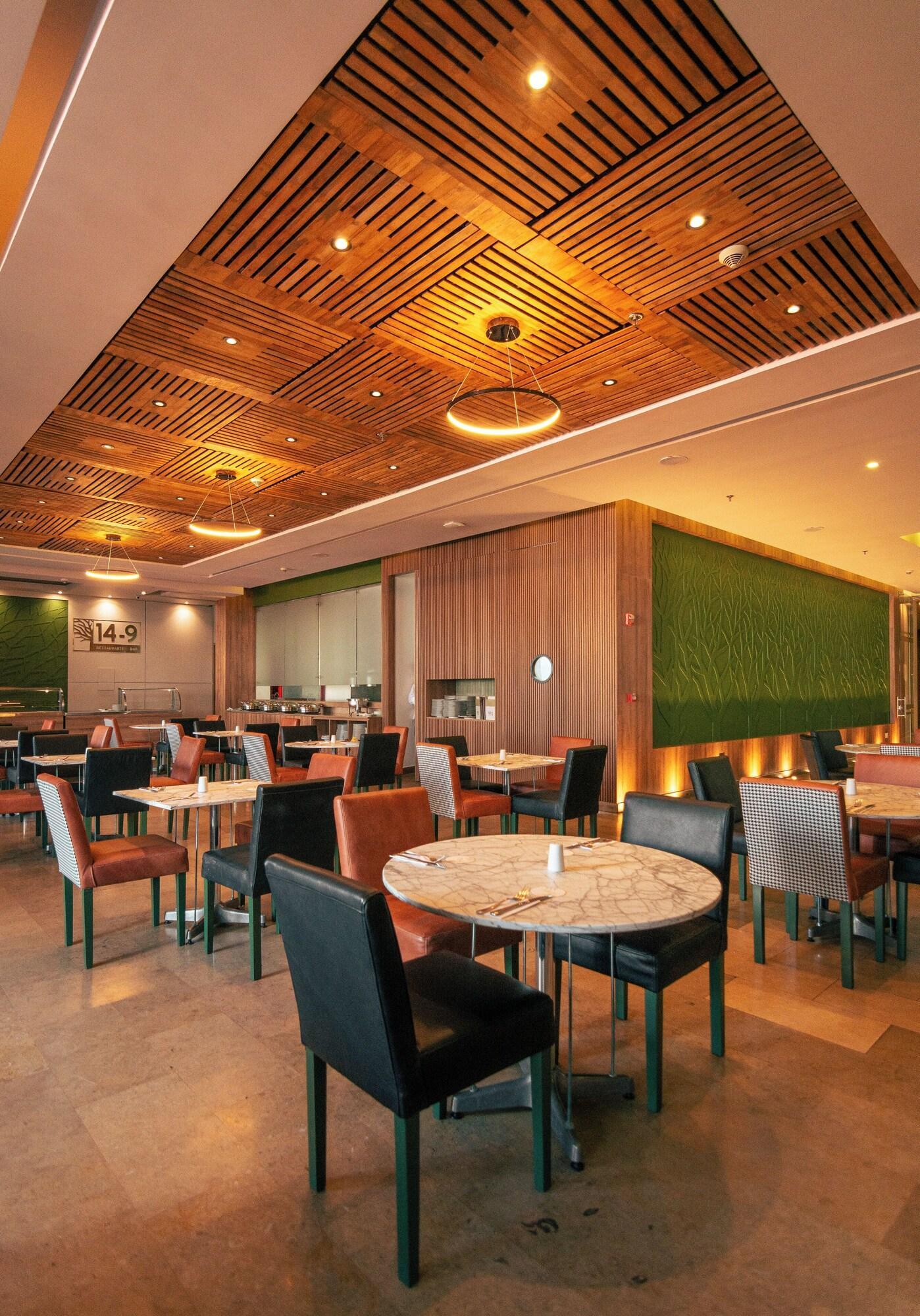 Restaurant Hotel Mocawa Plaza Armenia