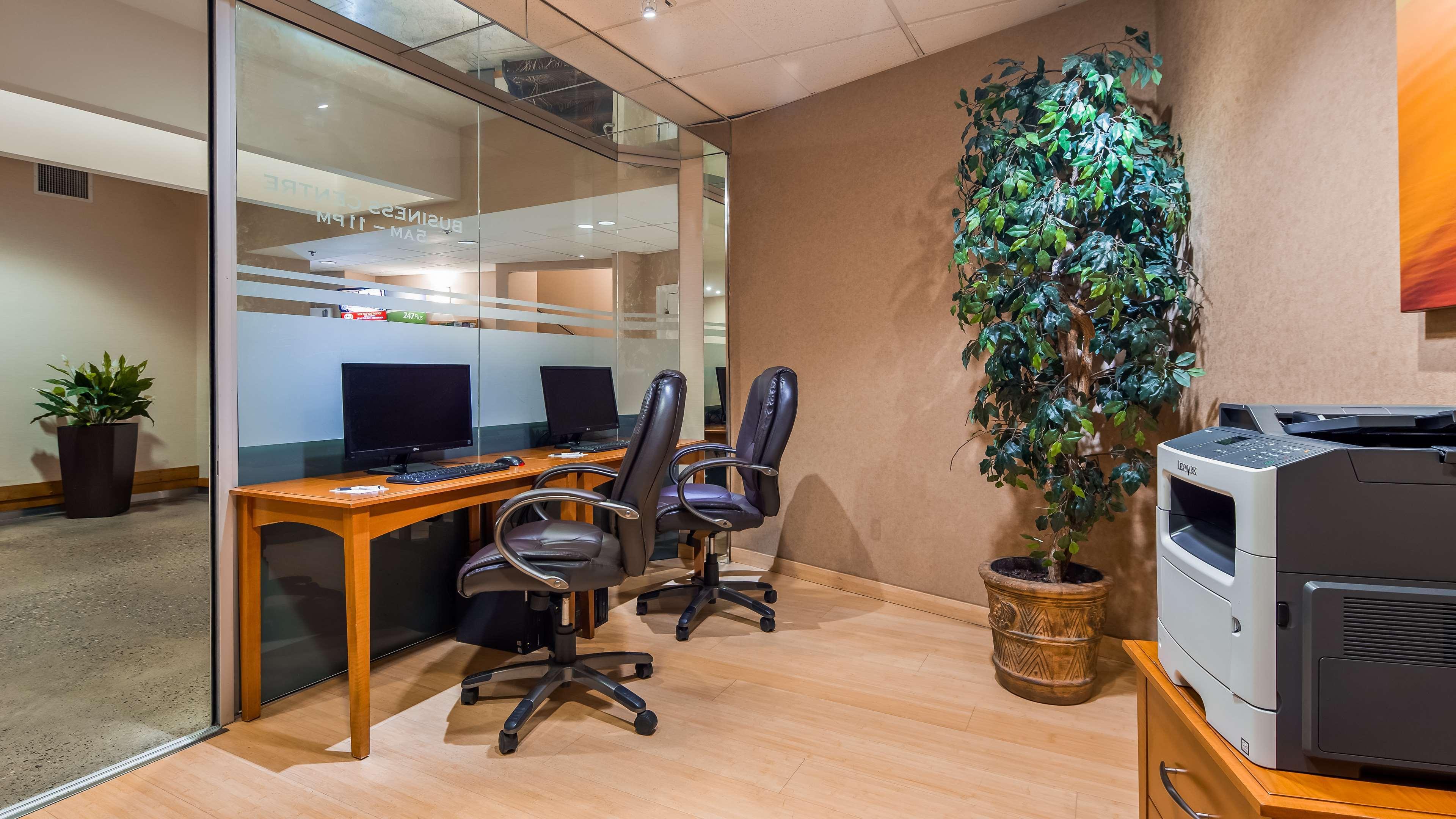 Centro de Negocios Best Western Plus Kelowna Hotel & Suites