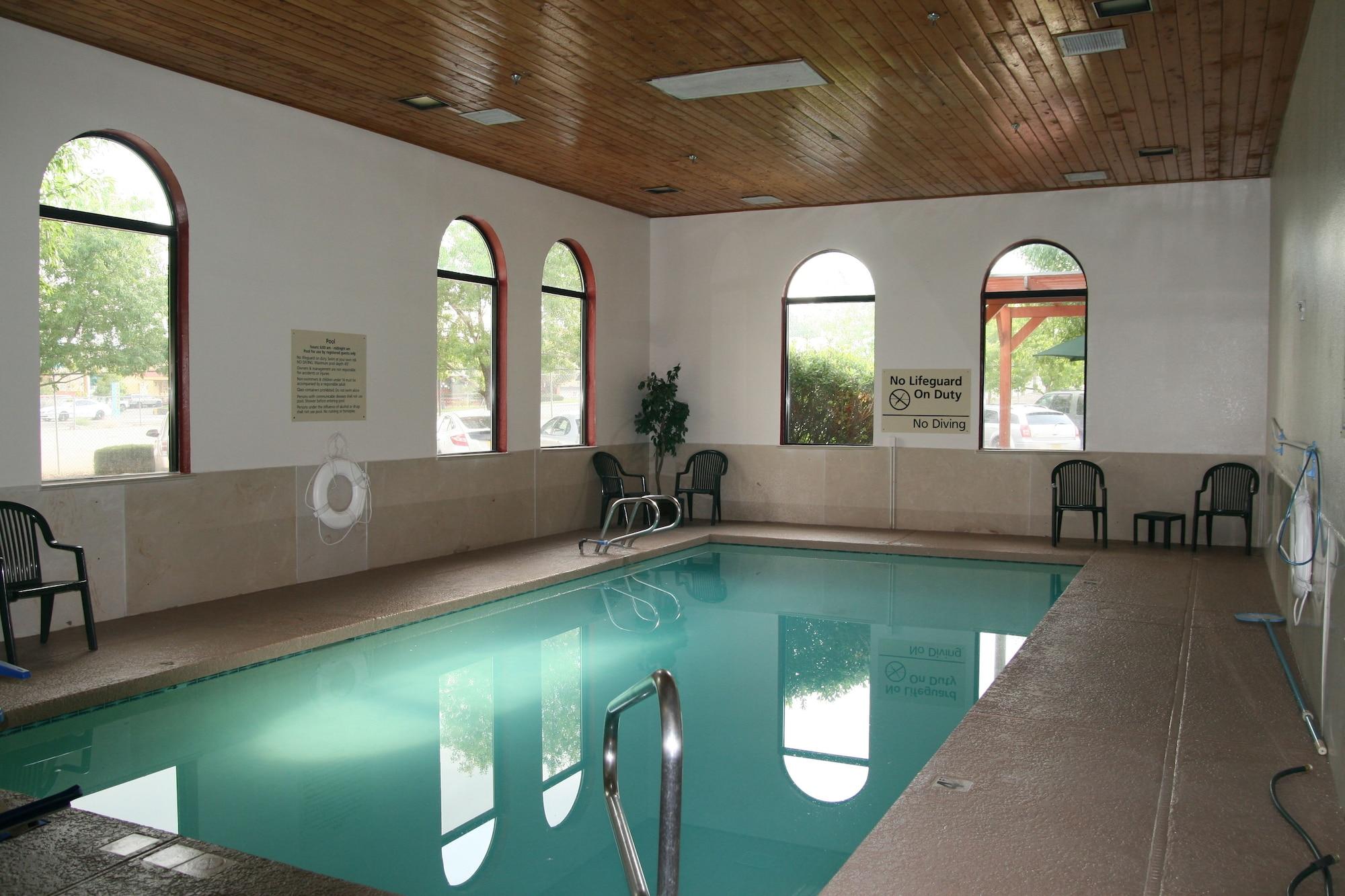 Vista Piscina Quality Inn & Suites Albuquerque South Valley Area