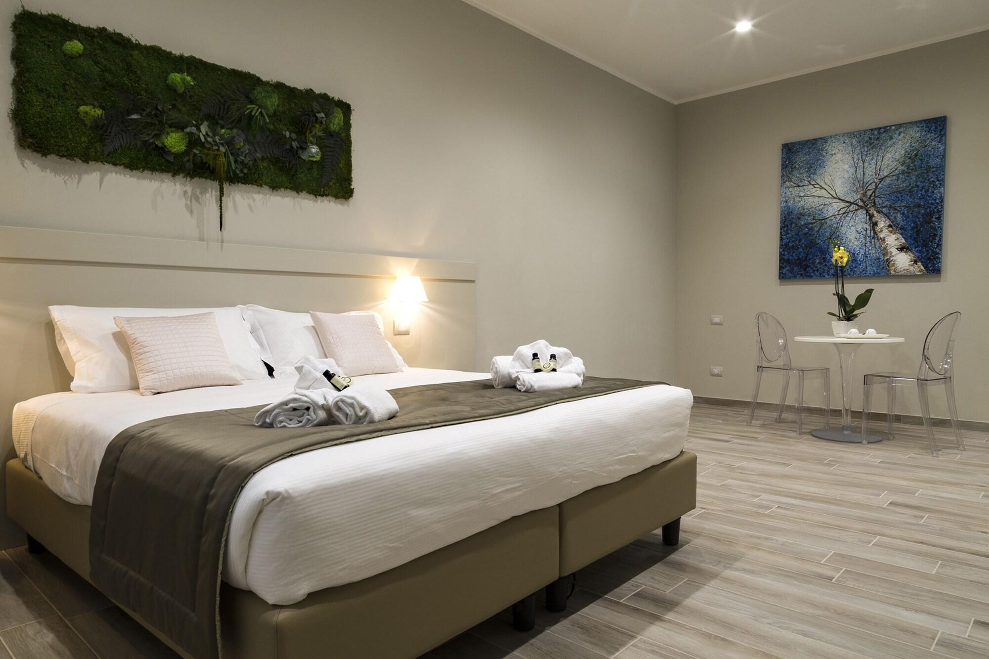 Varios Borghetto Guest House