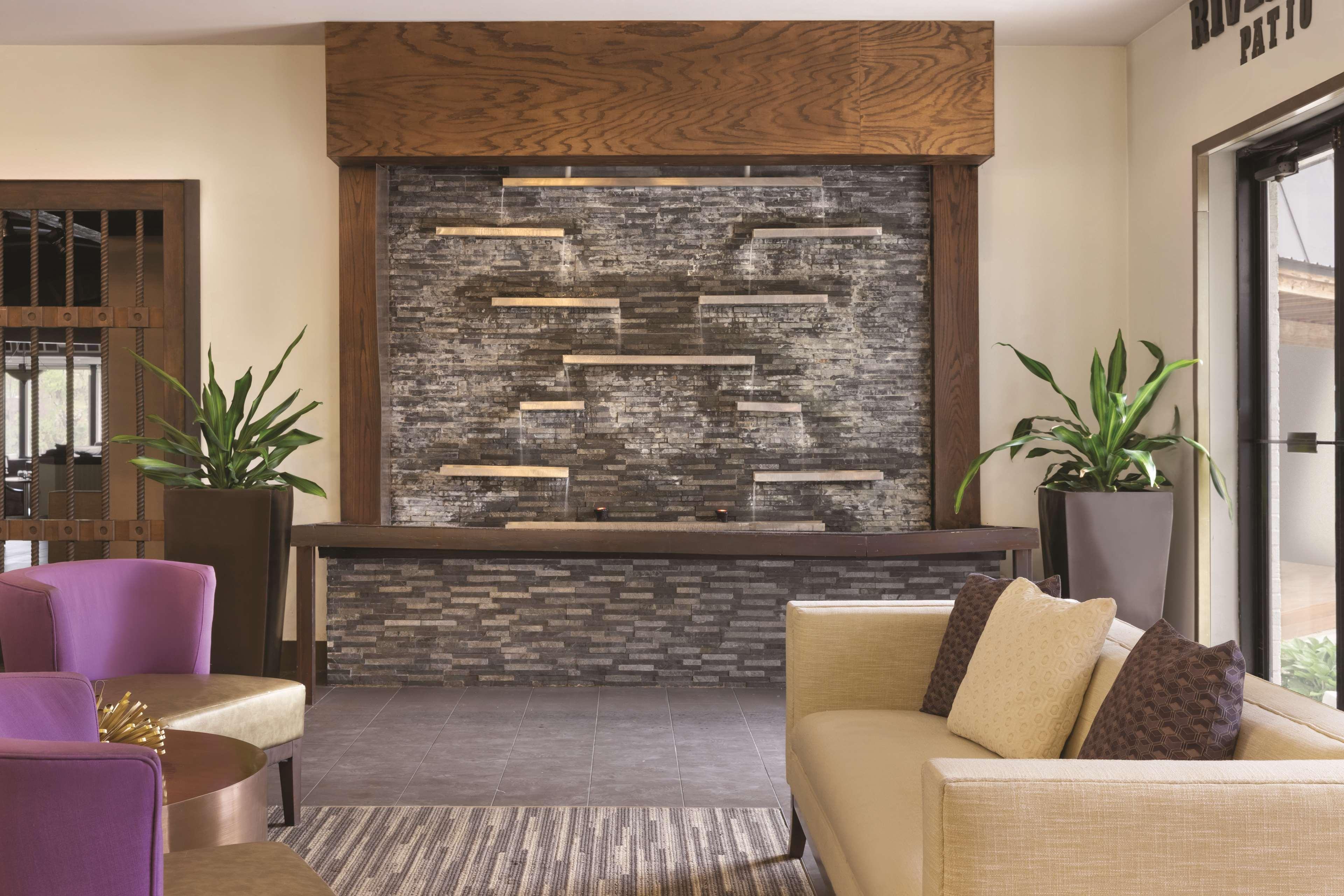 Vista Lobby Radisson Hotel Grand Rapids Riverfront