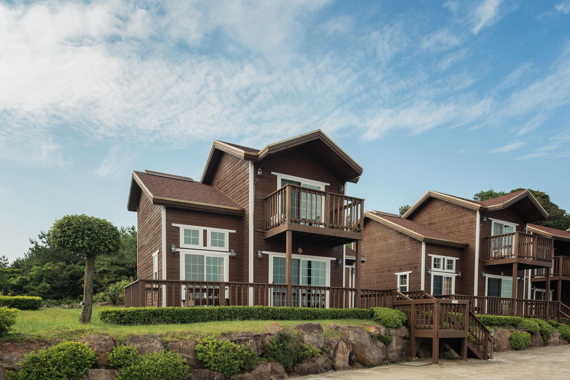 Vista Exterior Sumang Pension