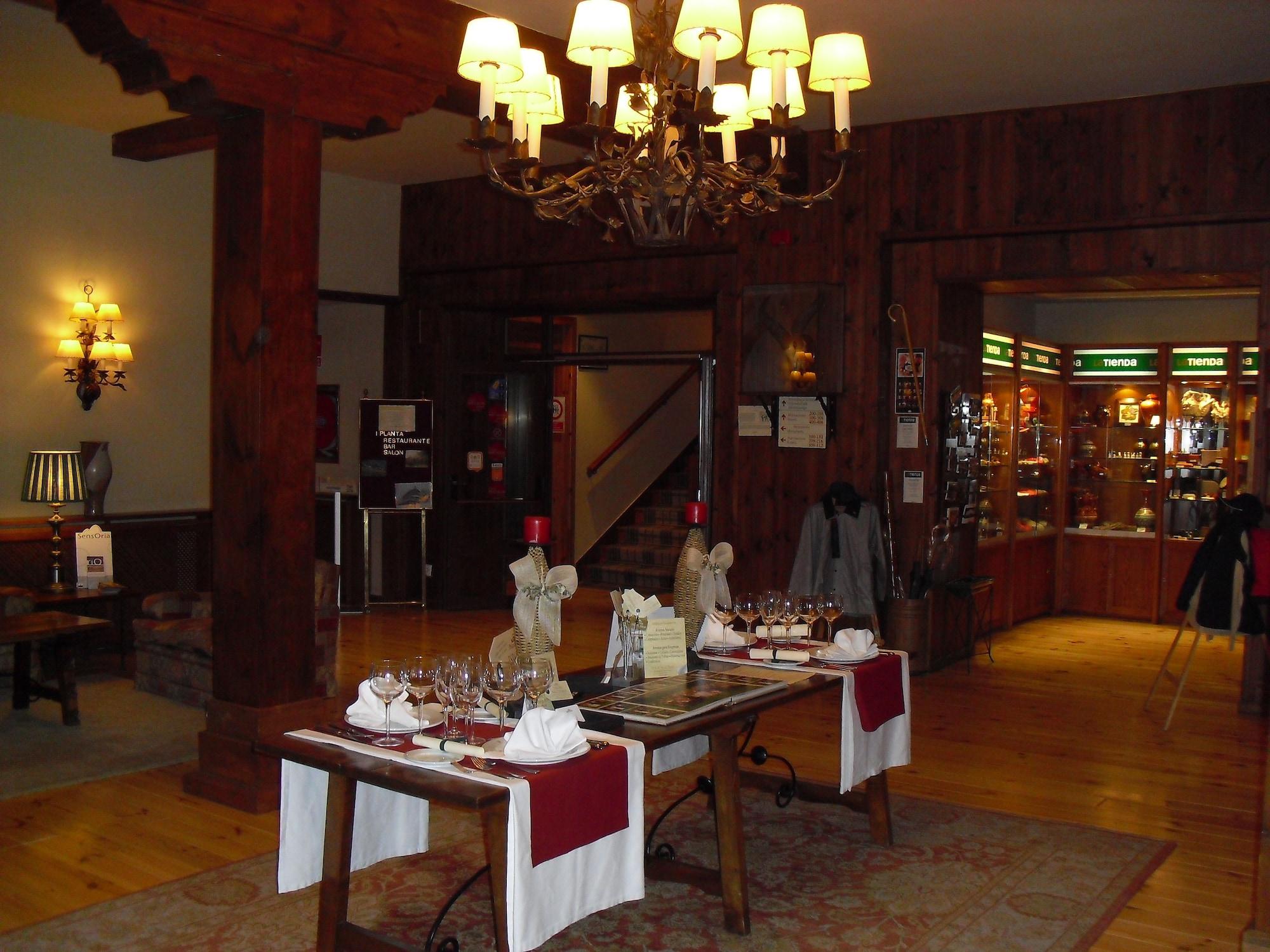 Vista Lobby Parador De Bielsa