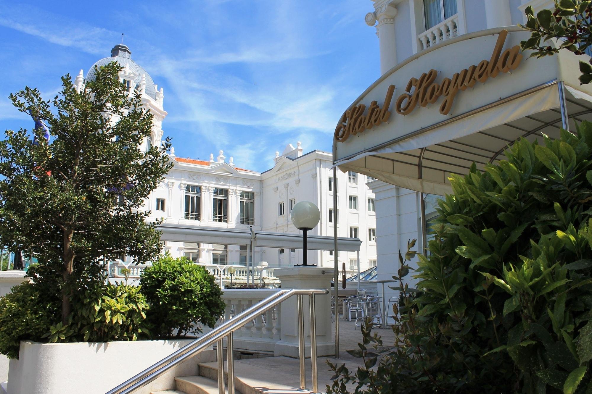 Vista Exterior Hotel Hoyuela