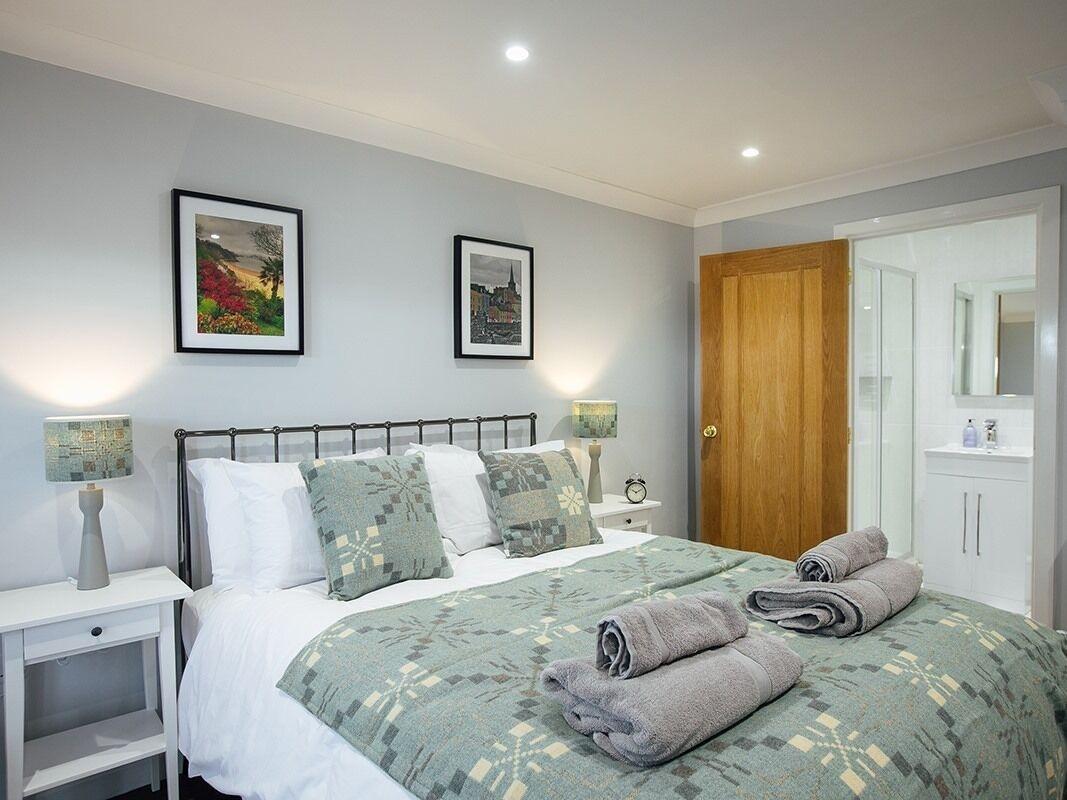 Varios The Townhouse