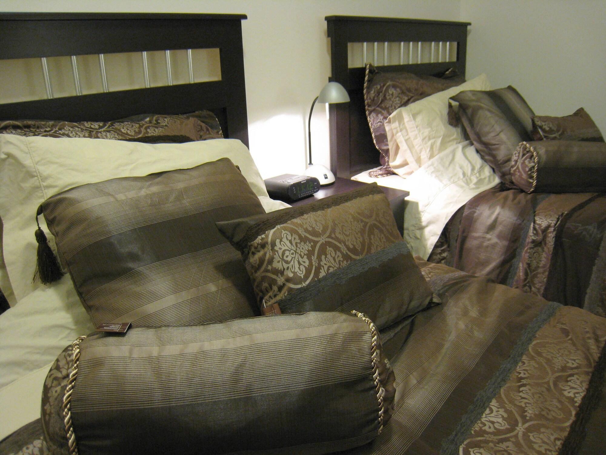 Varios Yellowknife Polar Suite