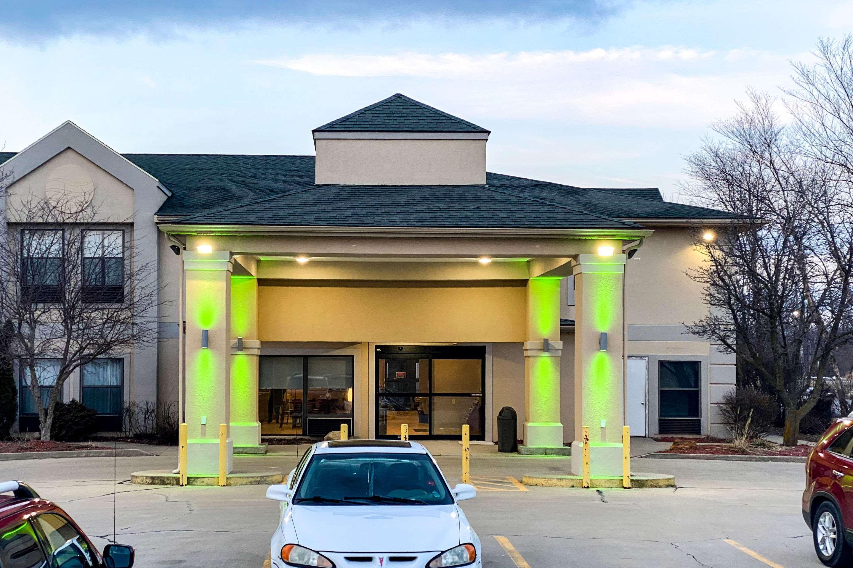 Vista Exterior Quality Inn Michigan City South