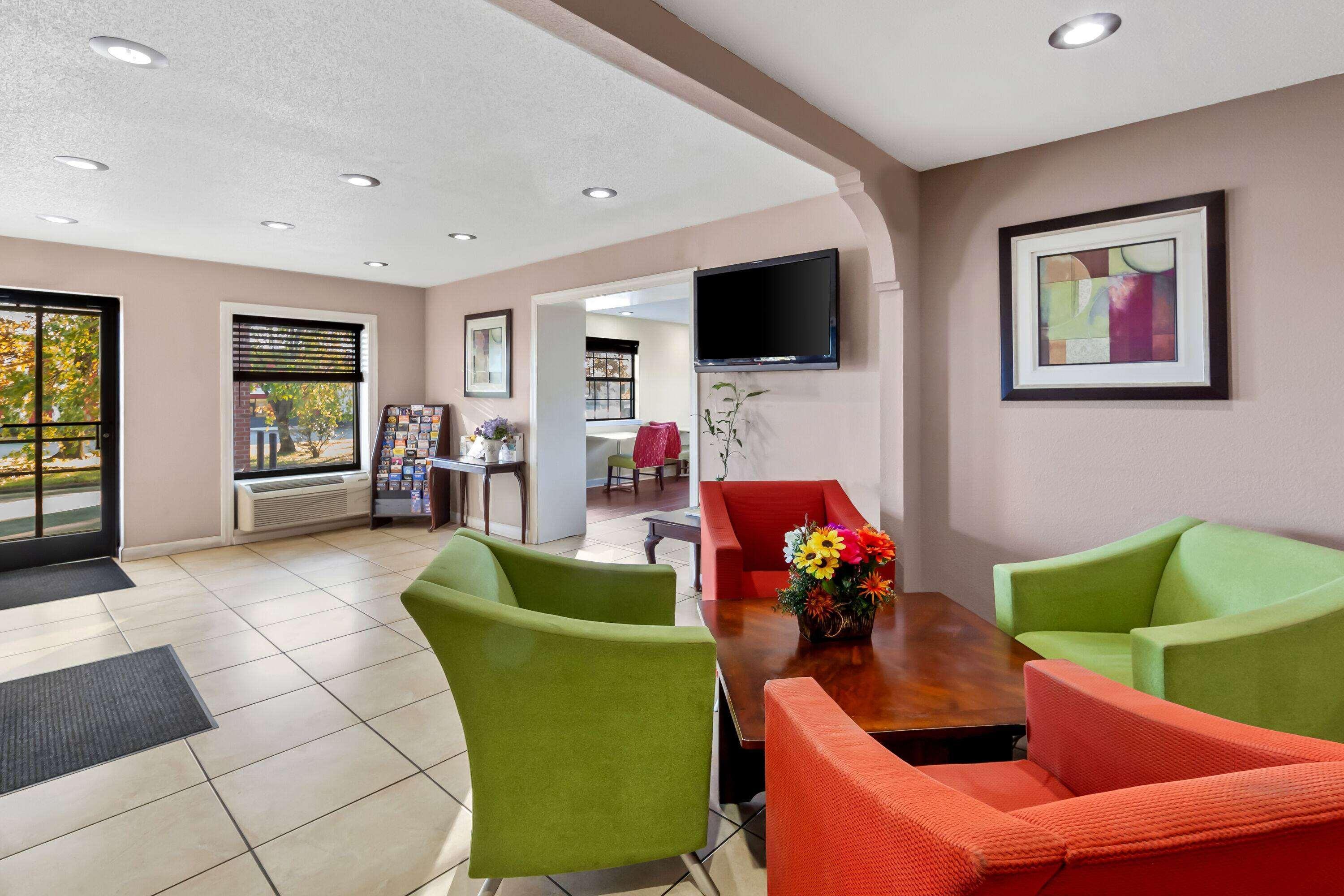 Vista Lobby Days Inn by Wyndham Brownsville