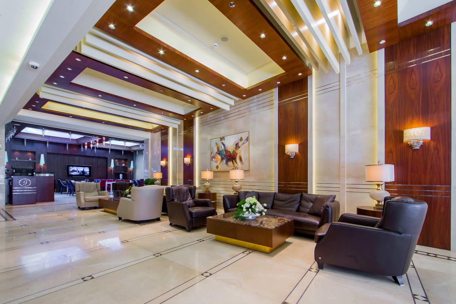 Vista Lobby Gems Hotel