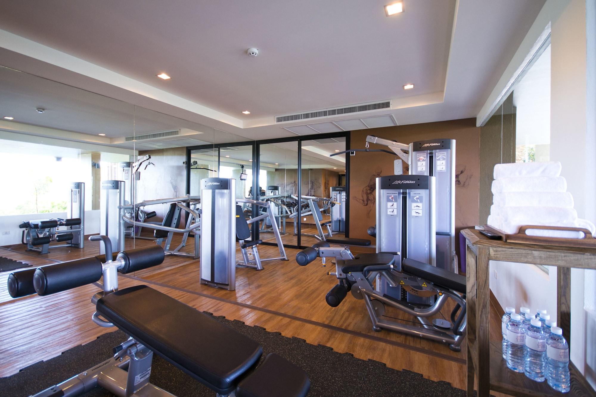 Gimnasio SUNSURI PHUKET, Nai Harn Beach