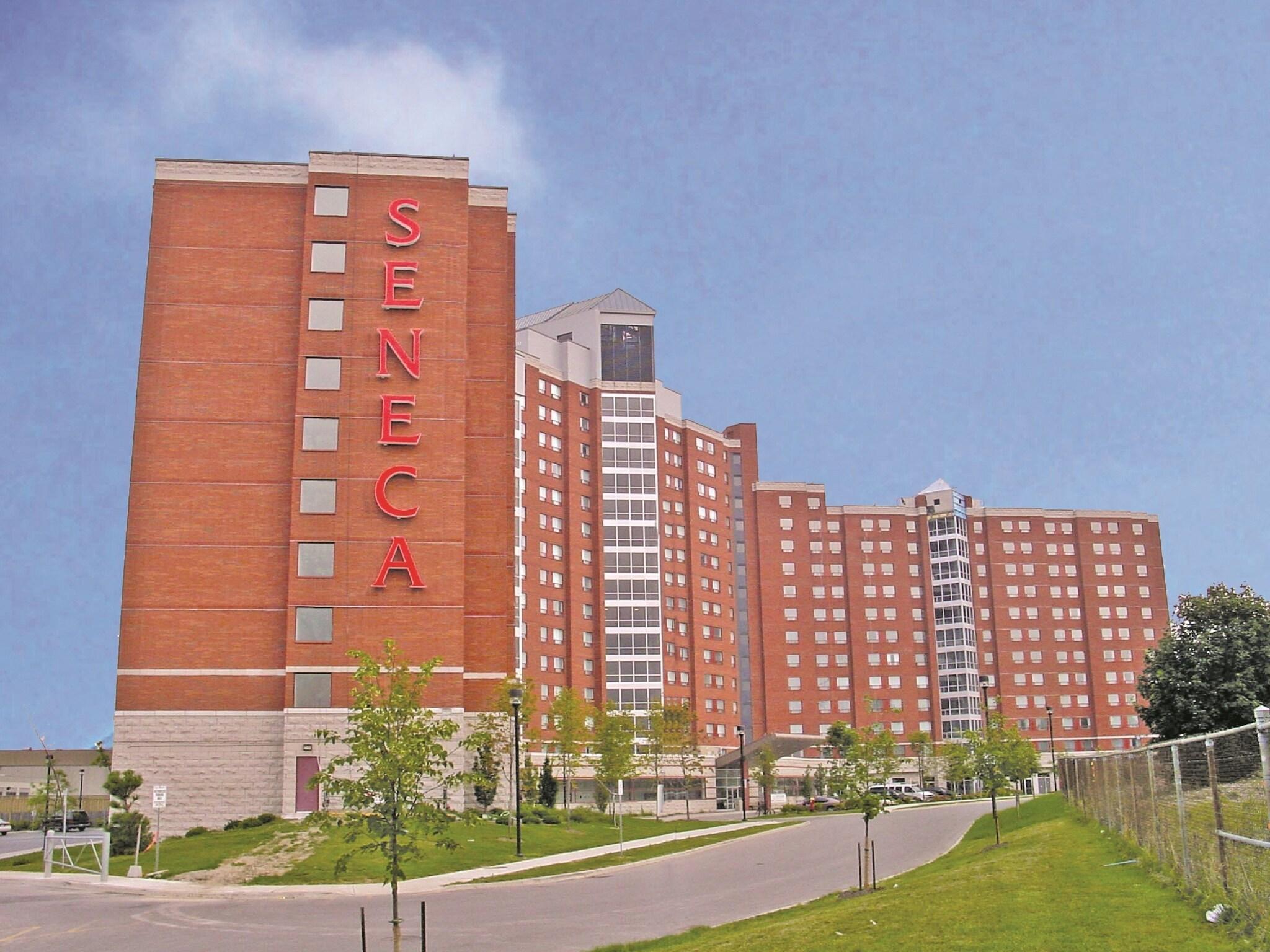 Vista Exterior Residence & Conference Centre - Toronto