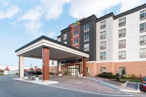 Paquete - Holiday Inn Express and Suites Milton