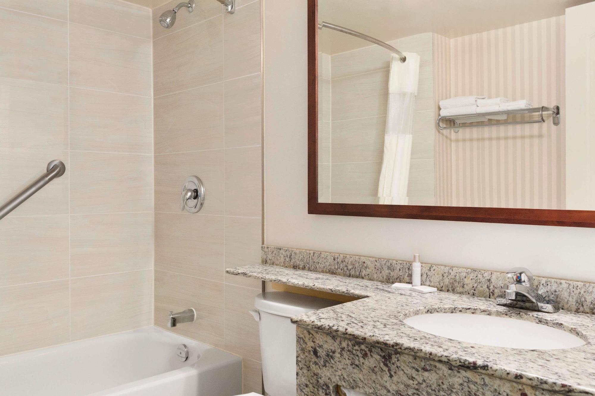 Equipamiento de Habitación Travelodge by Wyndham Owen Sound