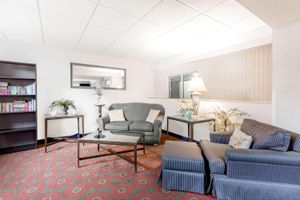 Alojamiento - Days Inn by Wyndham Cedar Falls- University Plaza