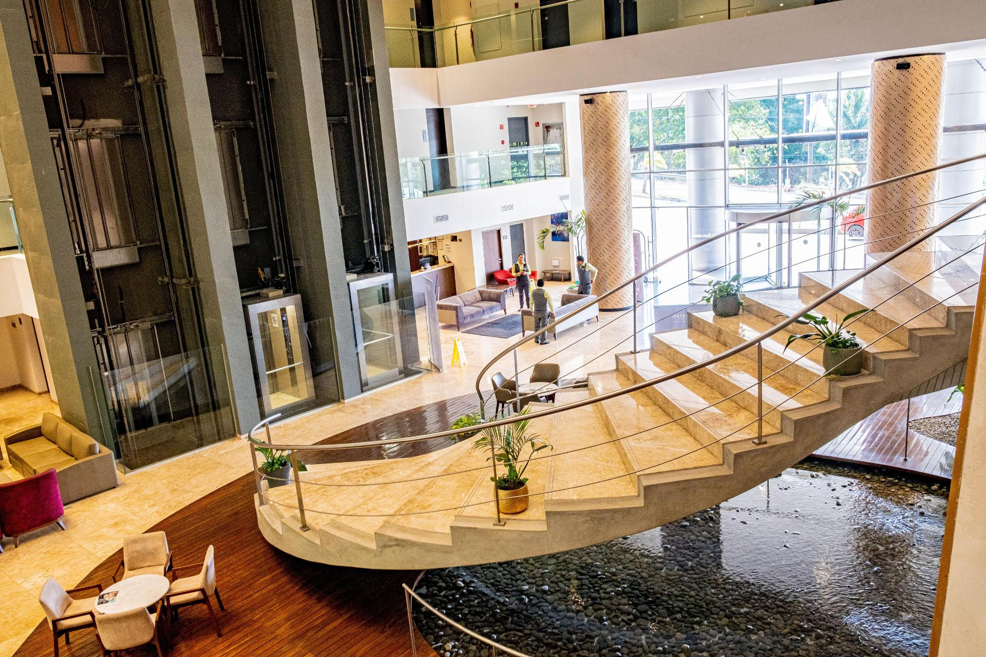 Vista Lobby Radisson Hotel Santa Cruz