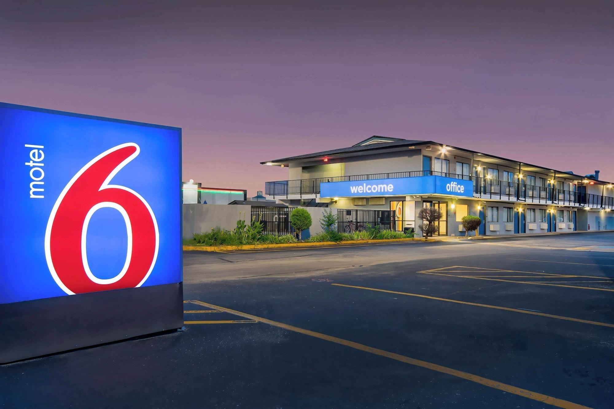 Varios Motel 6 Jonesboro, AR