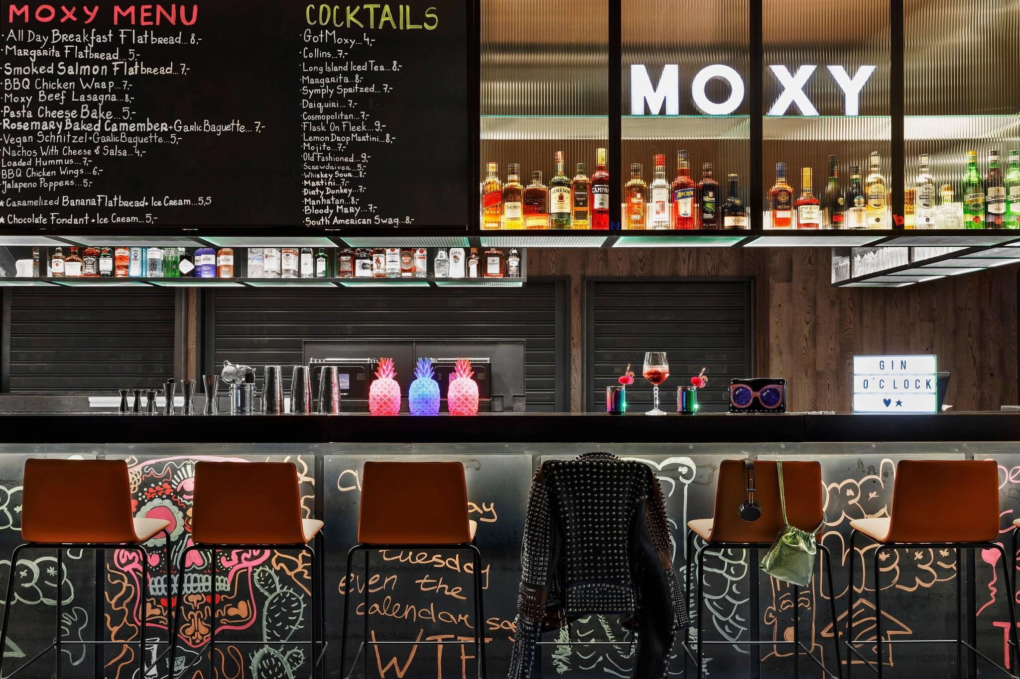 Restaurant Moxy Kaunas Center