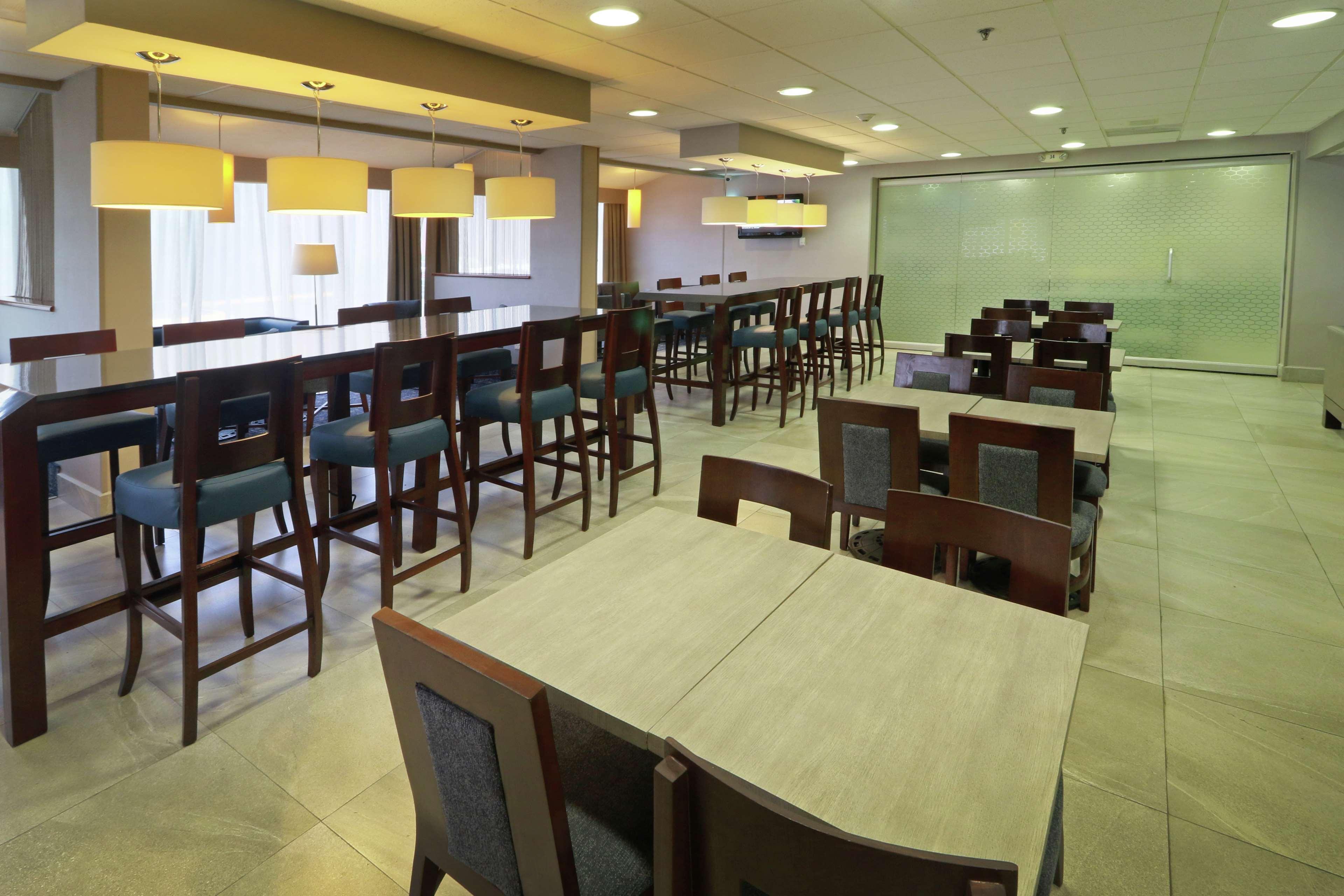 Restaurant Hampton Inn by Hilton Monterrey-Airport