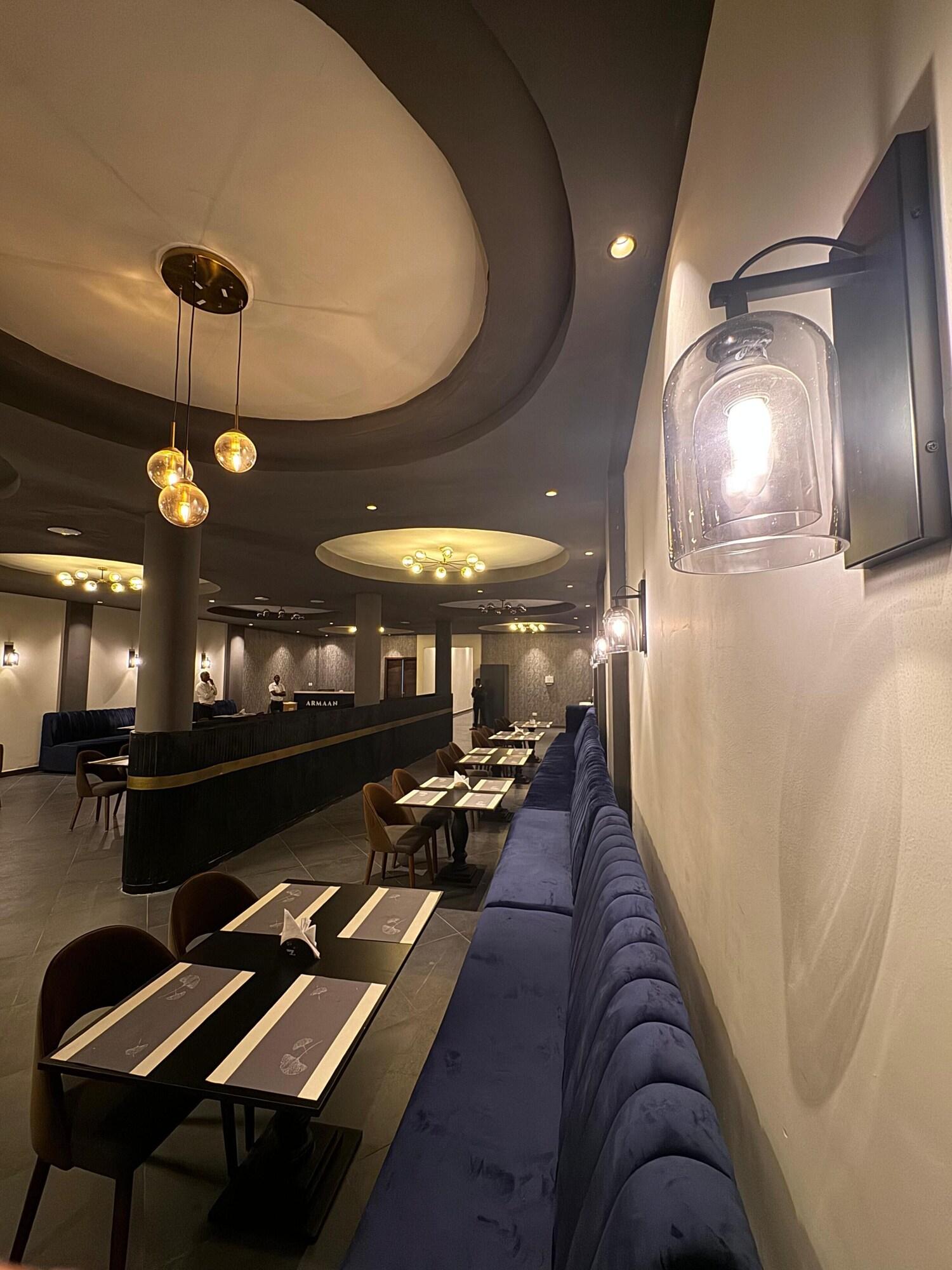 Restaurant The Ivory Hotel