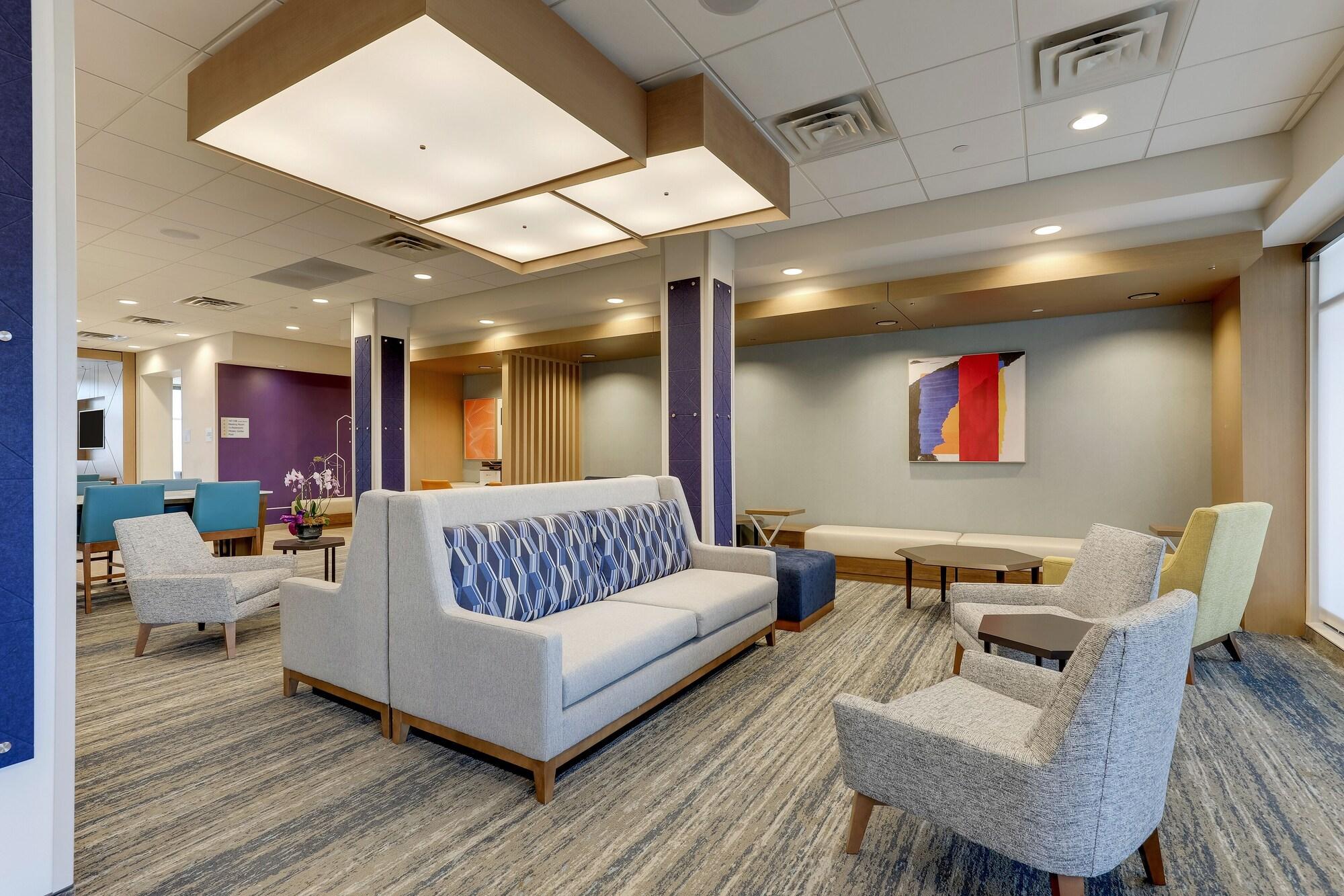 Vista Lobby Holiday Inn Express Holly Springs Raleigh Area by IHG