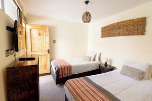 Alojamiento - Hostal Geosol