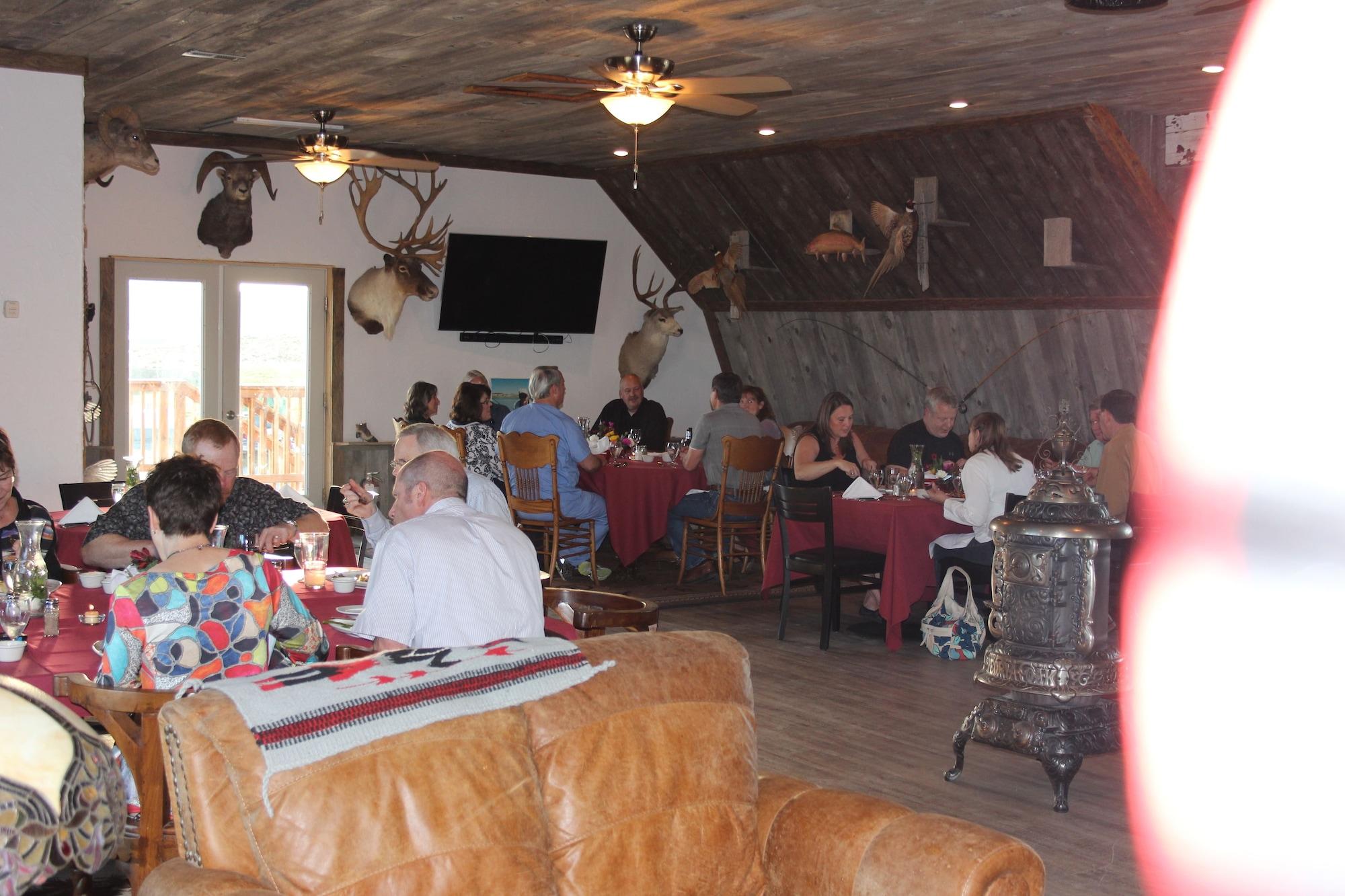 Restaurant Monster Lake Ranch