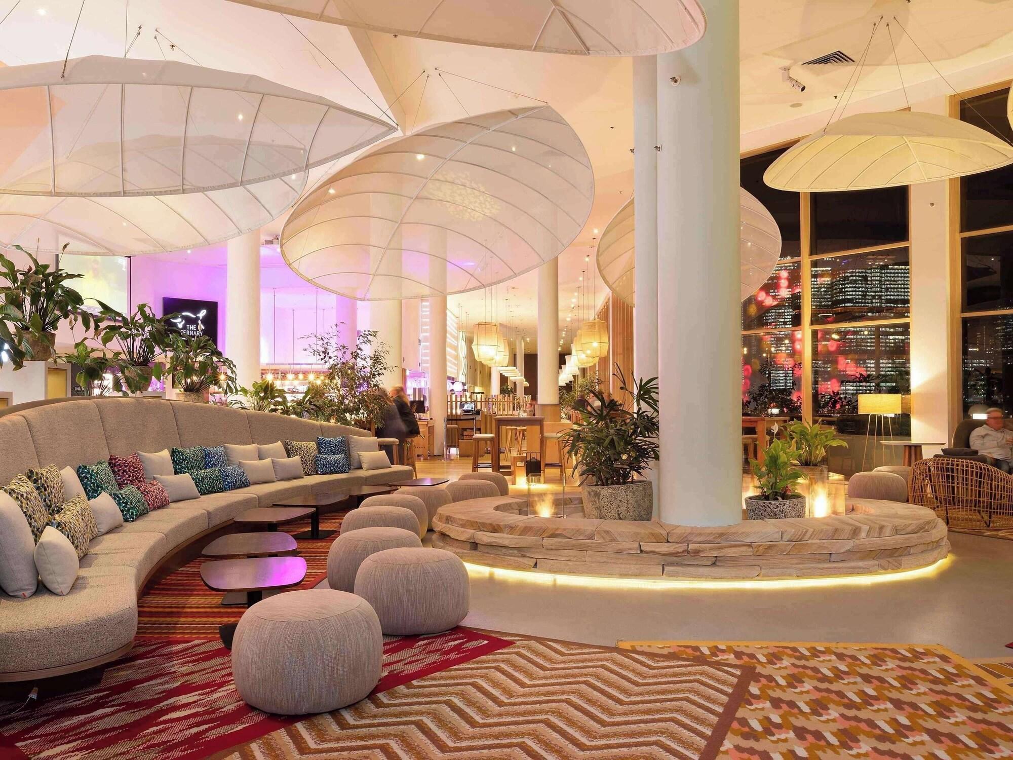 Vista Lobby Novotel Sydney on Darling Harbour