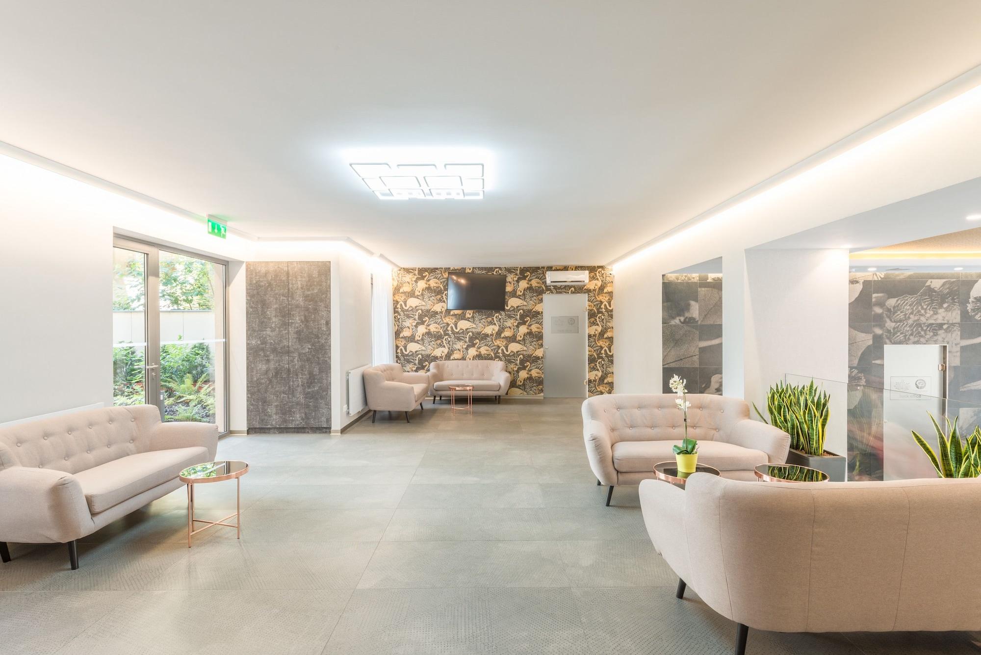 Vista Lobby Maple Tree Apartments