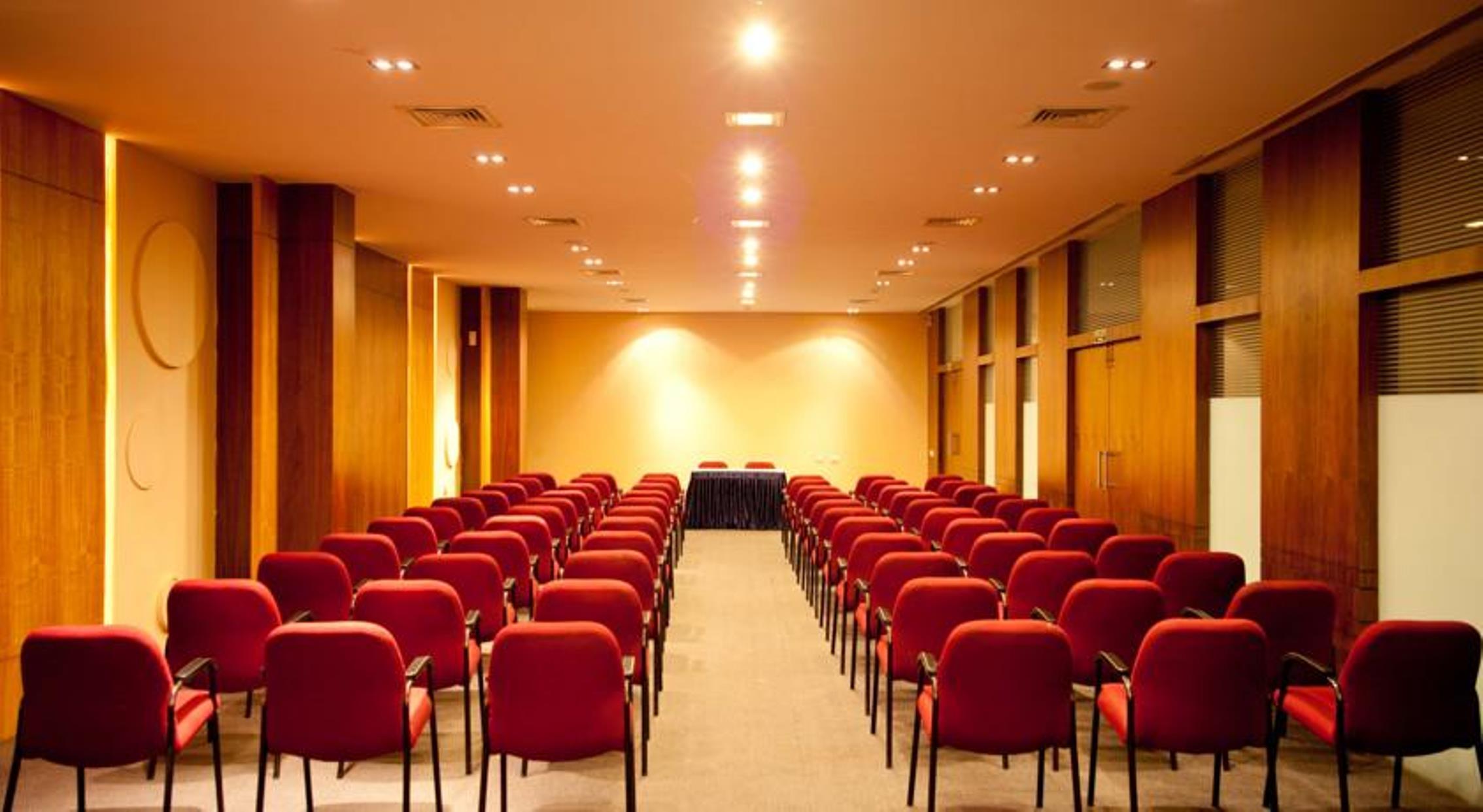 Centro de Negocios MGM Mark Whitefield