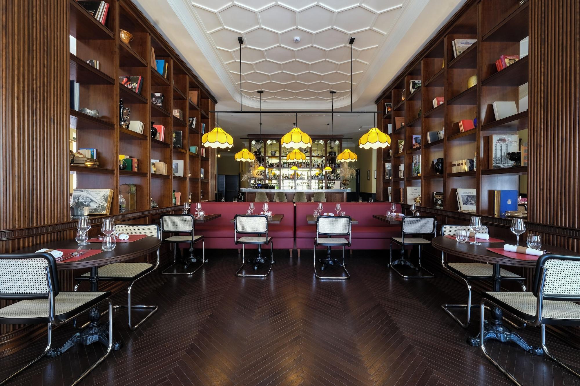 Restaurant U-Visionary Roma Hotel
