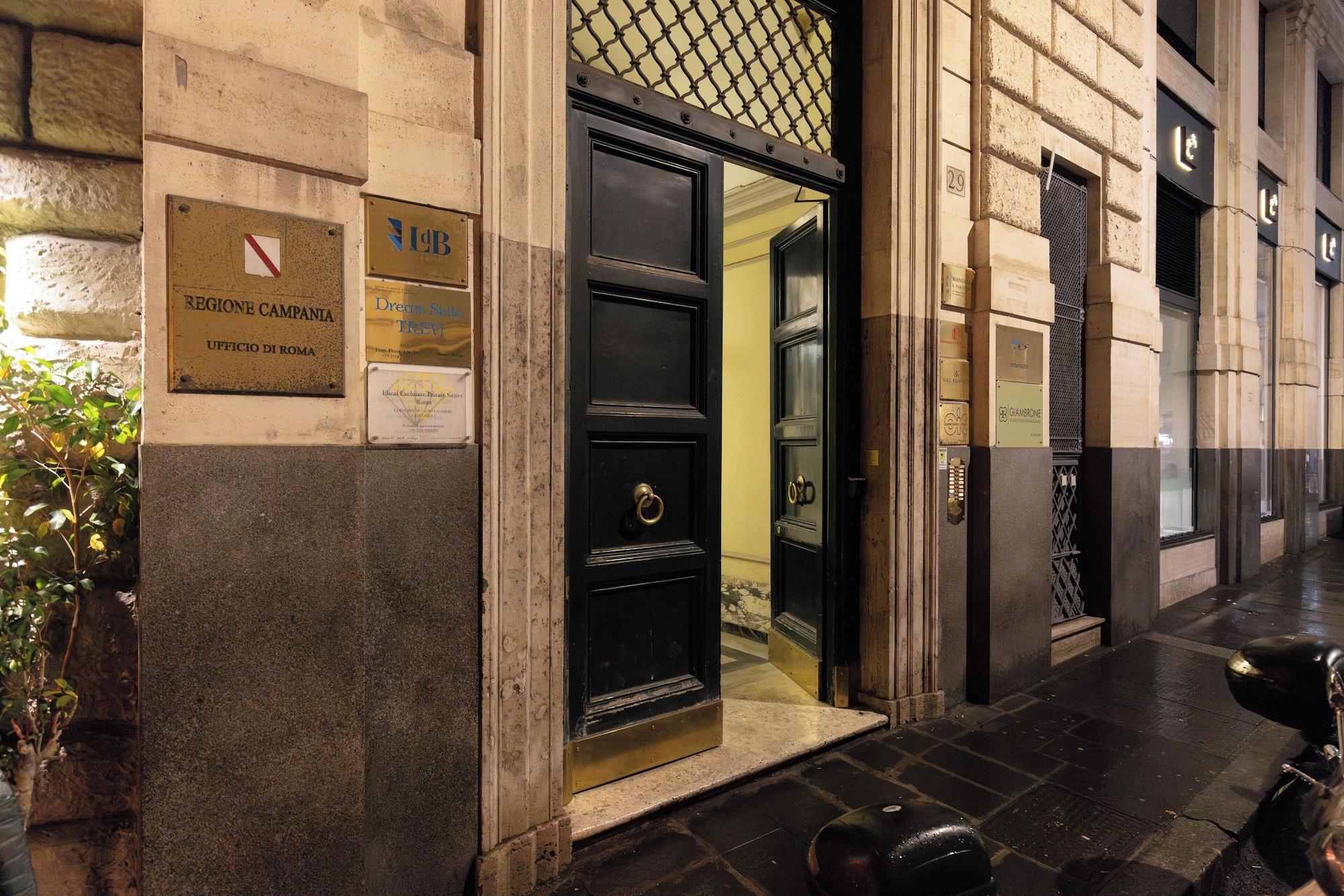 Vista Exterior Dream Suite Trevi