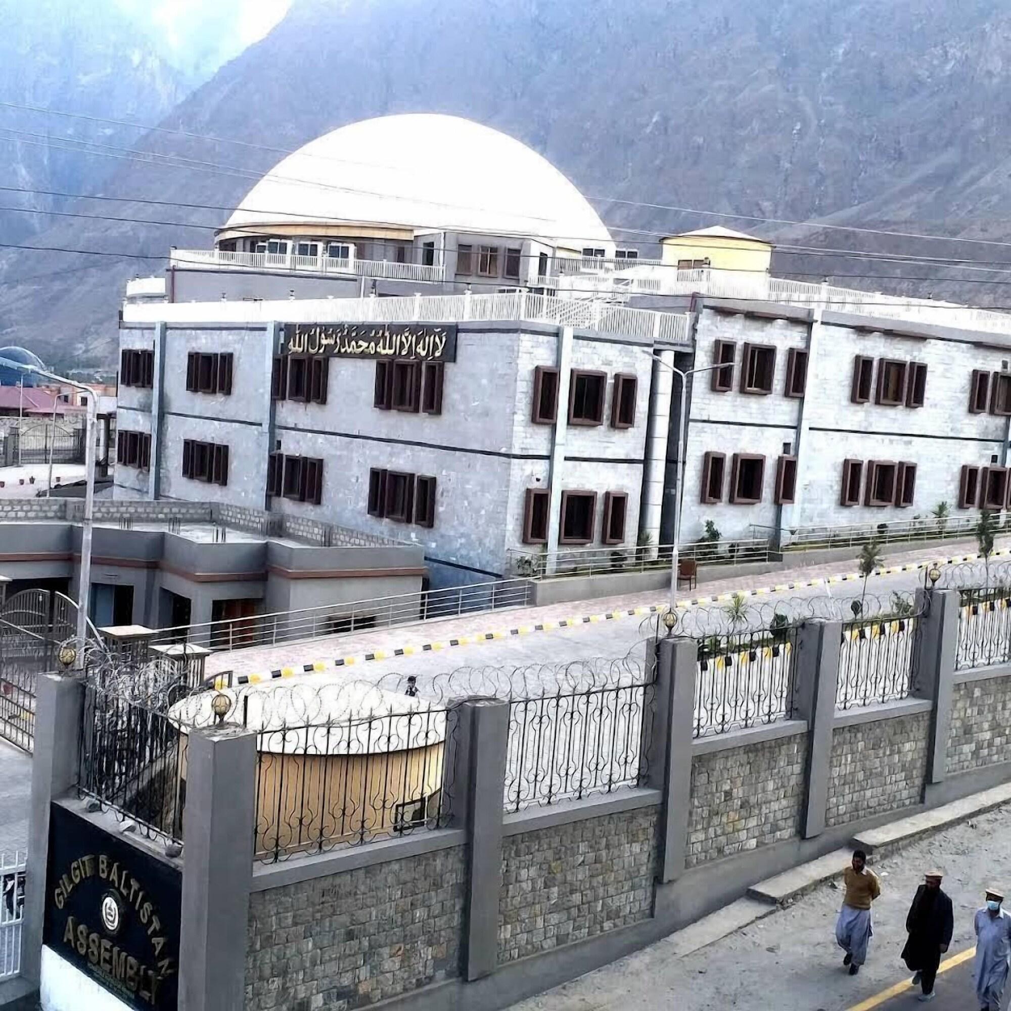 Vista Exterior Alpine Pasture Guest House Gilgit