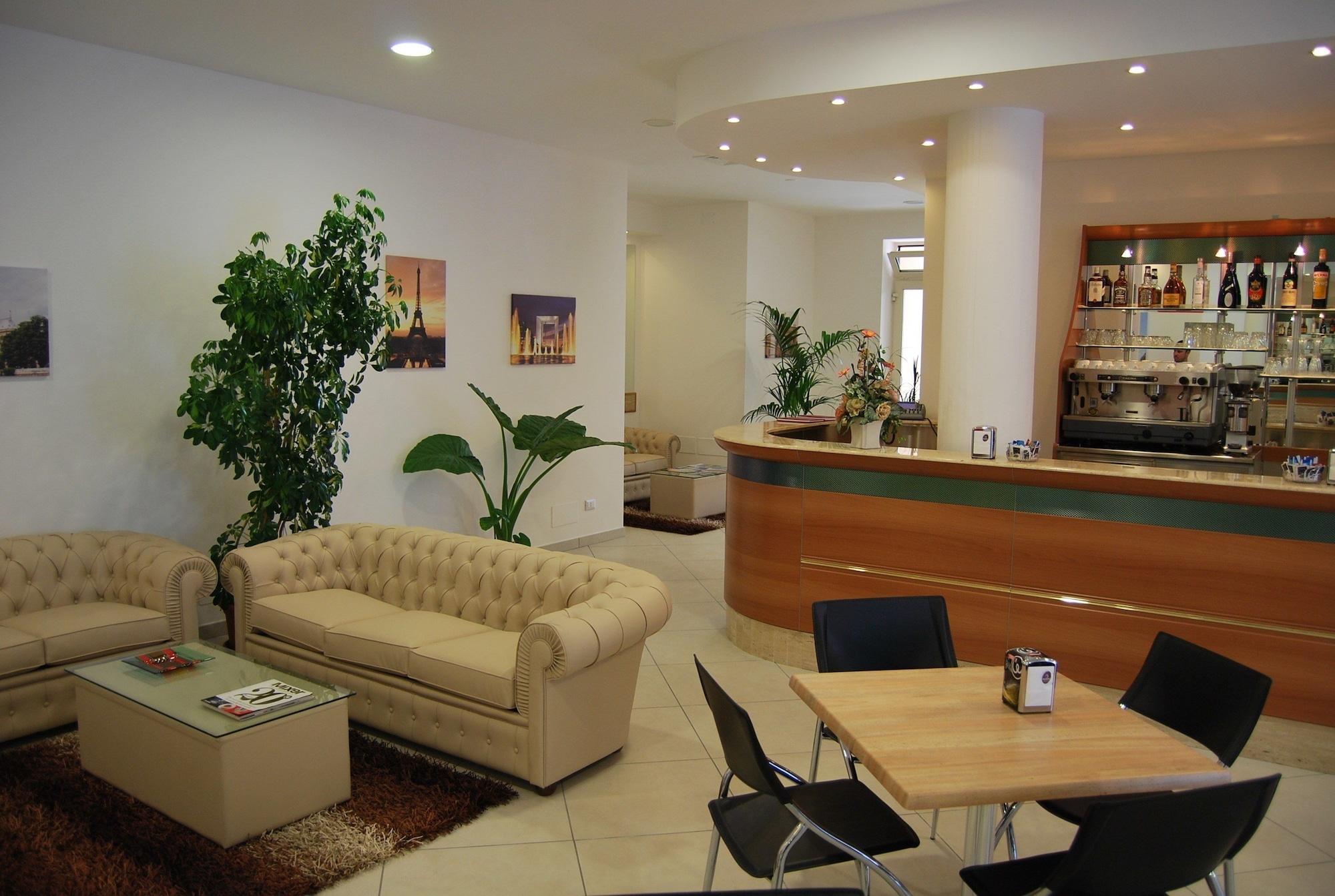 Bar/Salón Europa Hotel