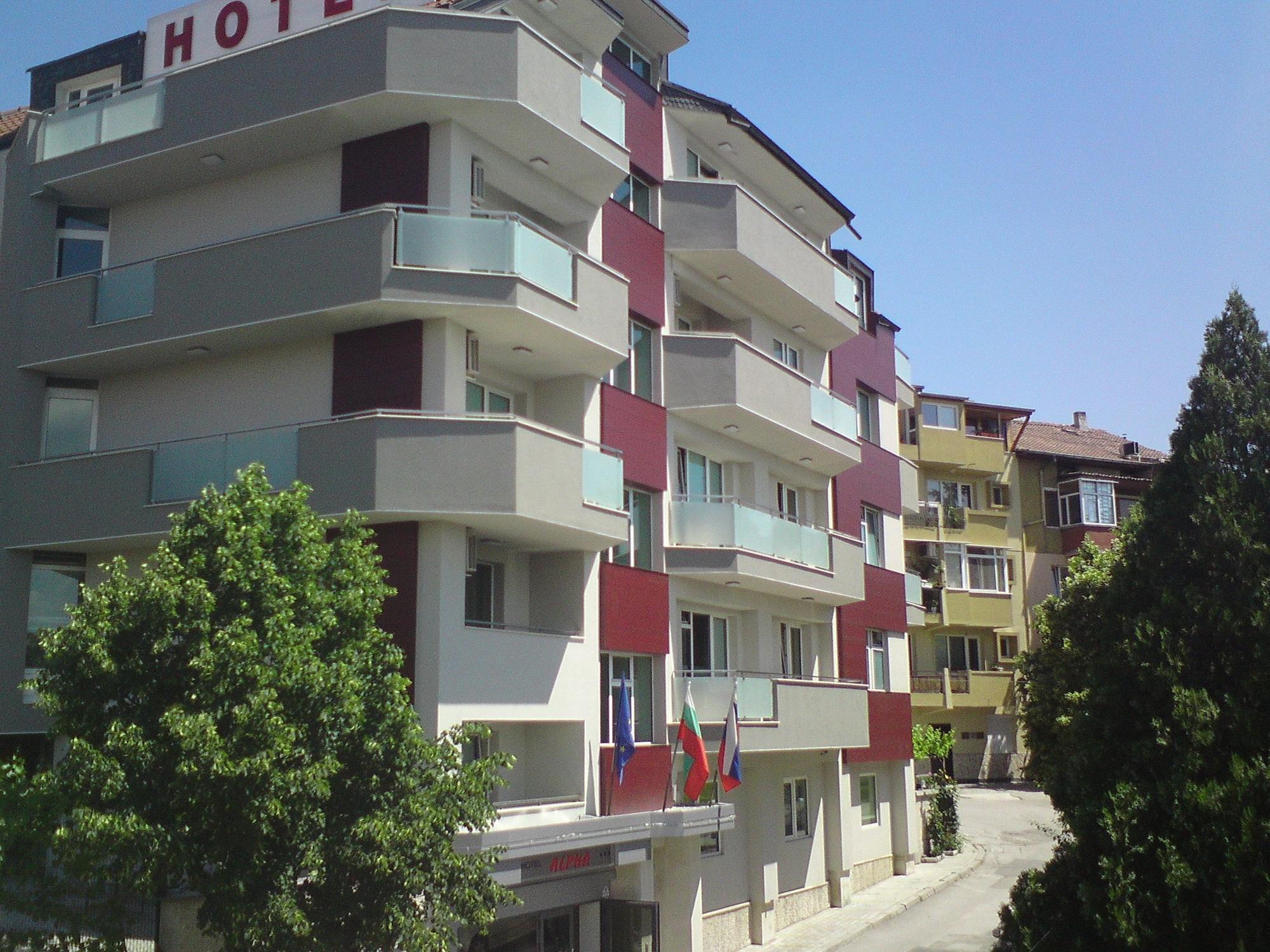 Varios Hotel Alpha