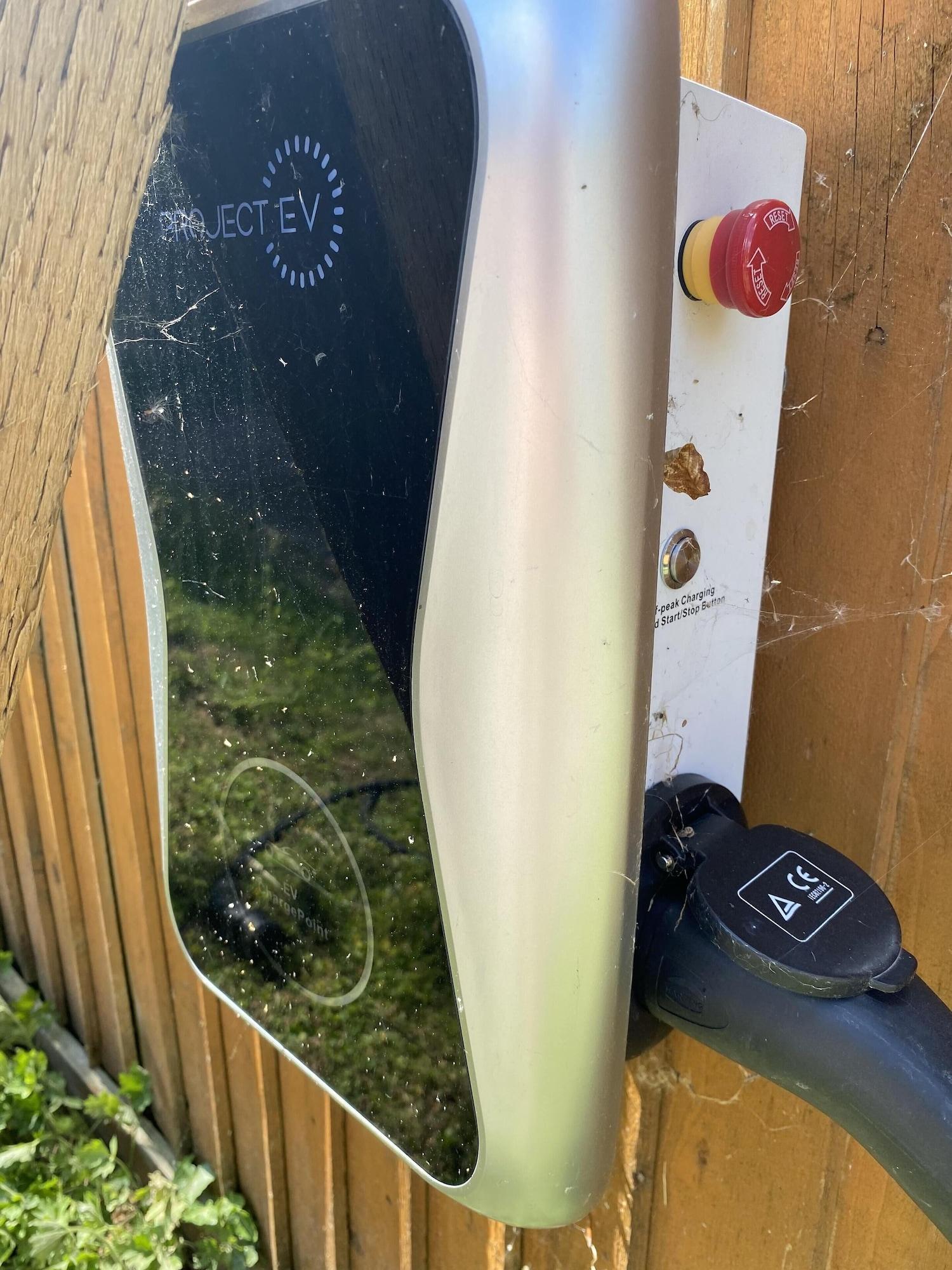 Varios Wellbrook House