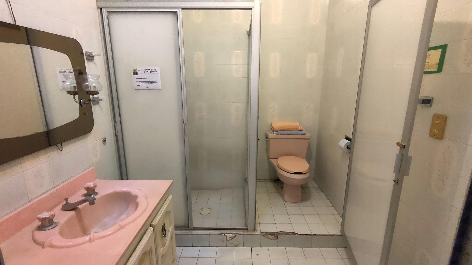 Equipamiento de Habitación OYO Posada Santa Cecilia, Jerez Zacatecas