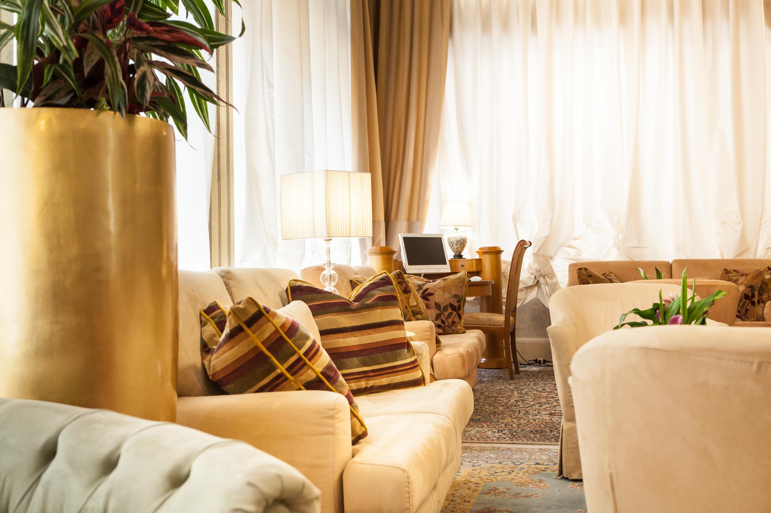 Vista Lobby Hotel San Luca