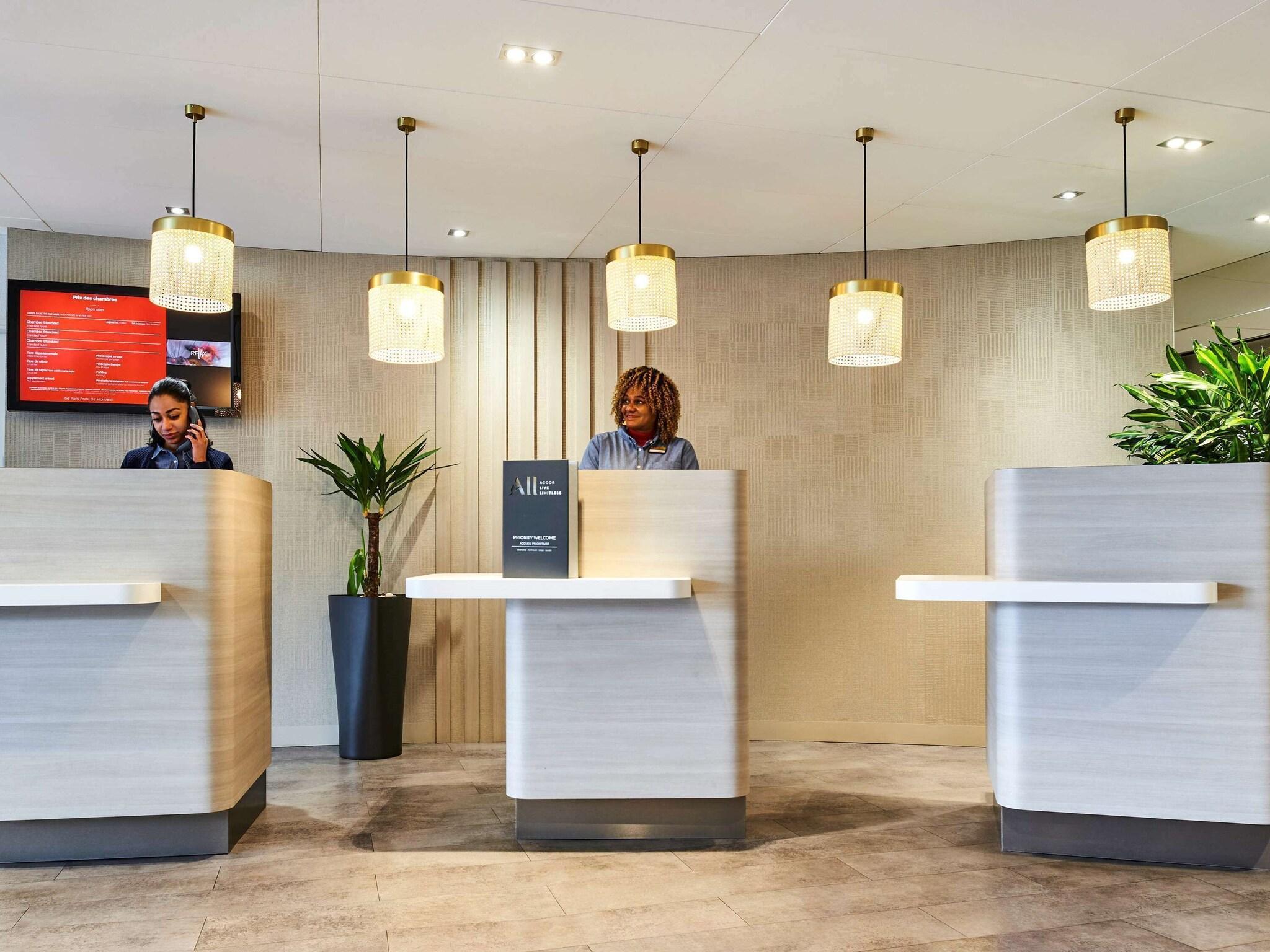 Vista Lobby ibis Paris Porte De Montreuil